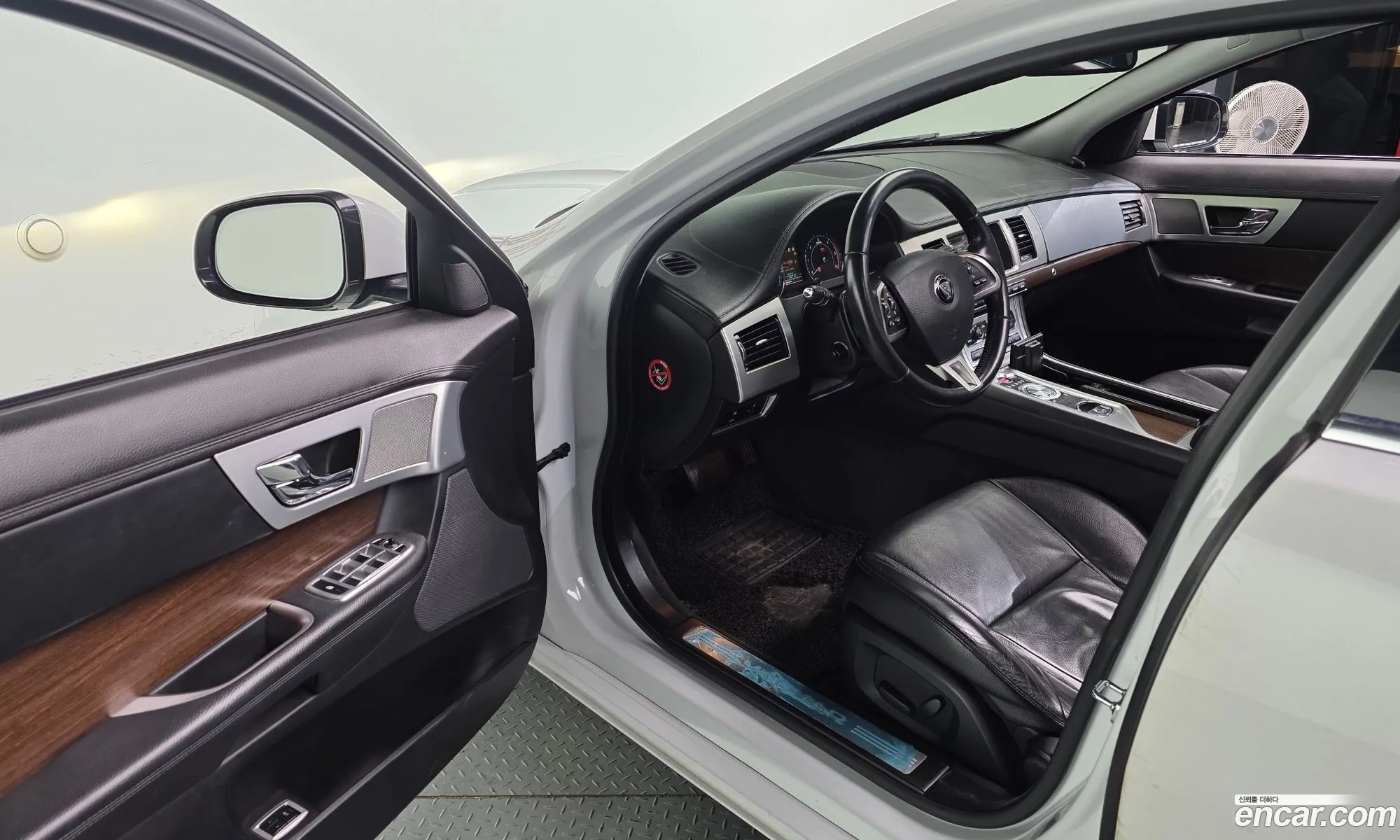 Jaguar XF 2015 SAJAA05J5FDU67694 — 14