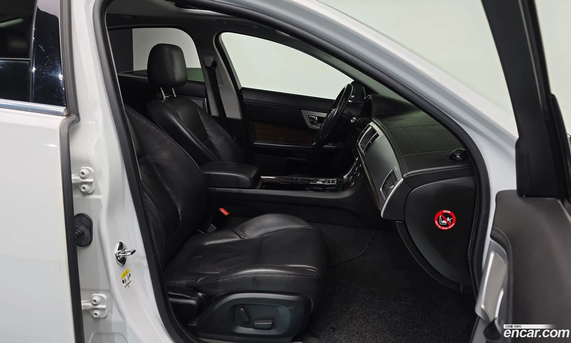 Jaguar XF 2015 SAJAA05J5FDU67694 — 3