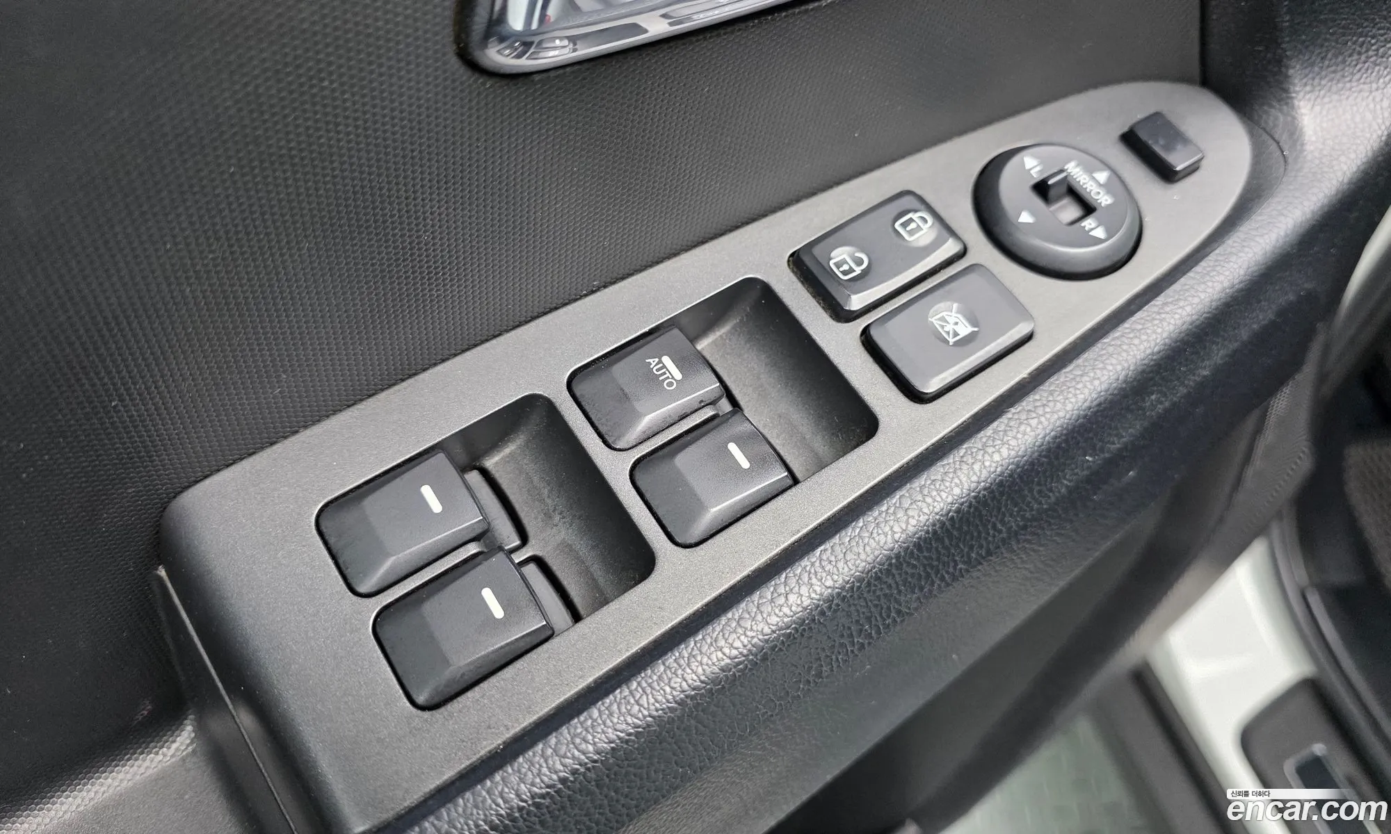 Kia Sportage R 2011 — 12