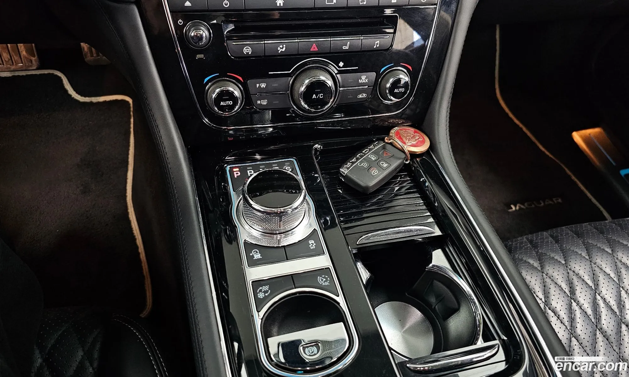 Jaguar XJ 2019 — 10