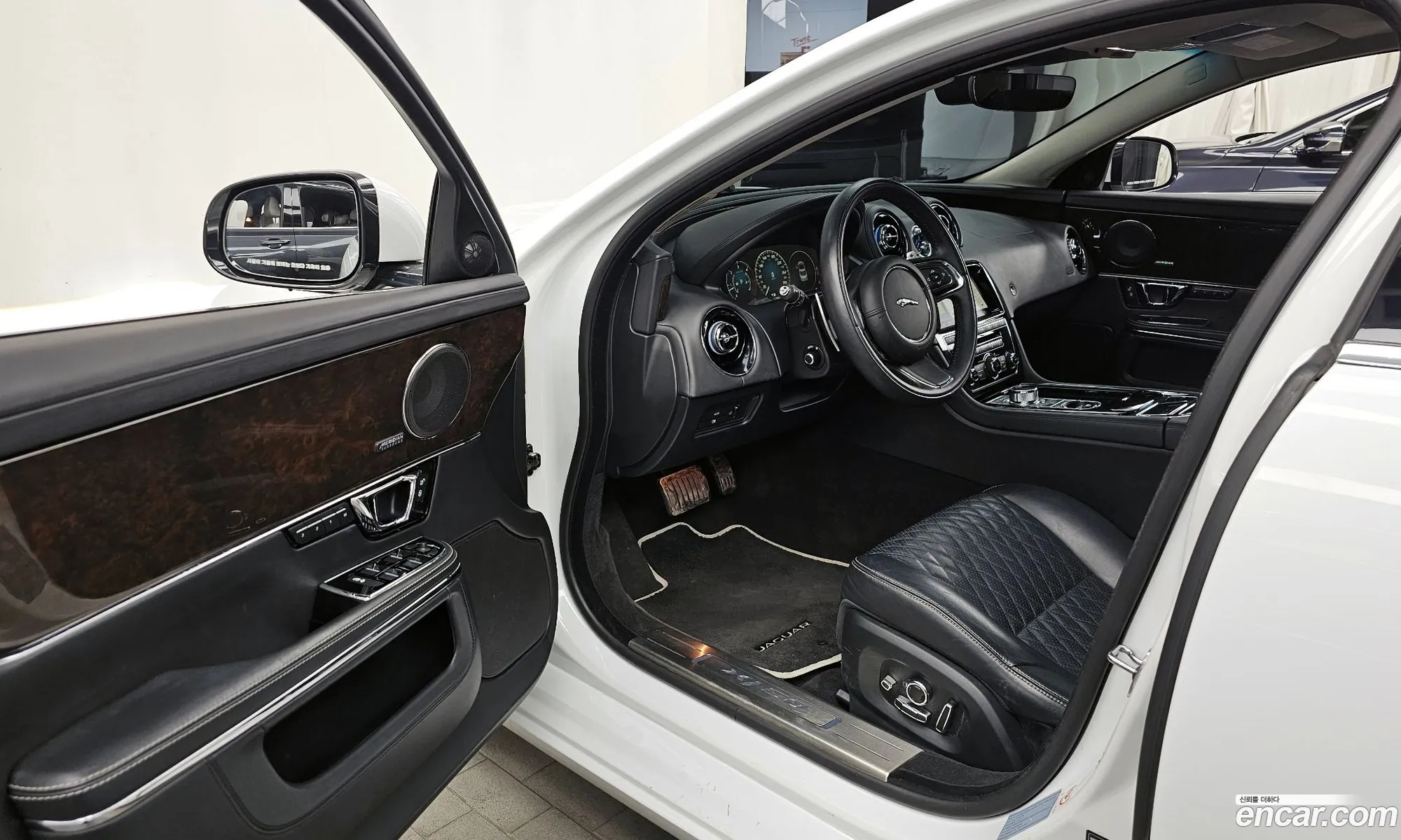 Jaguar XJ 2019 — 5