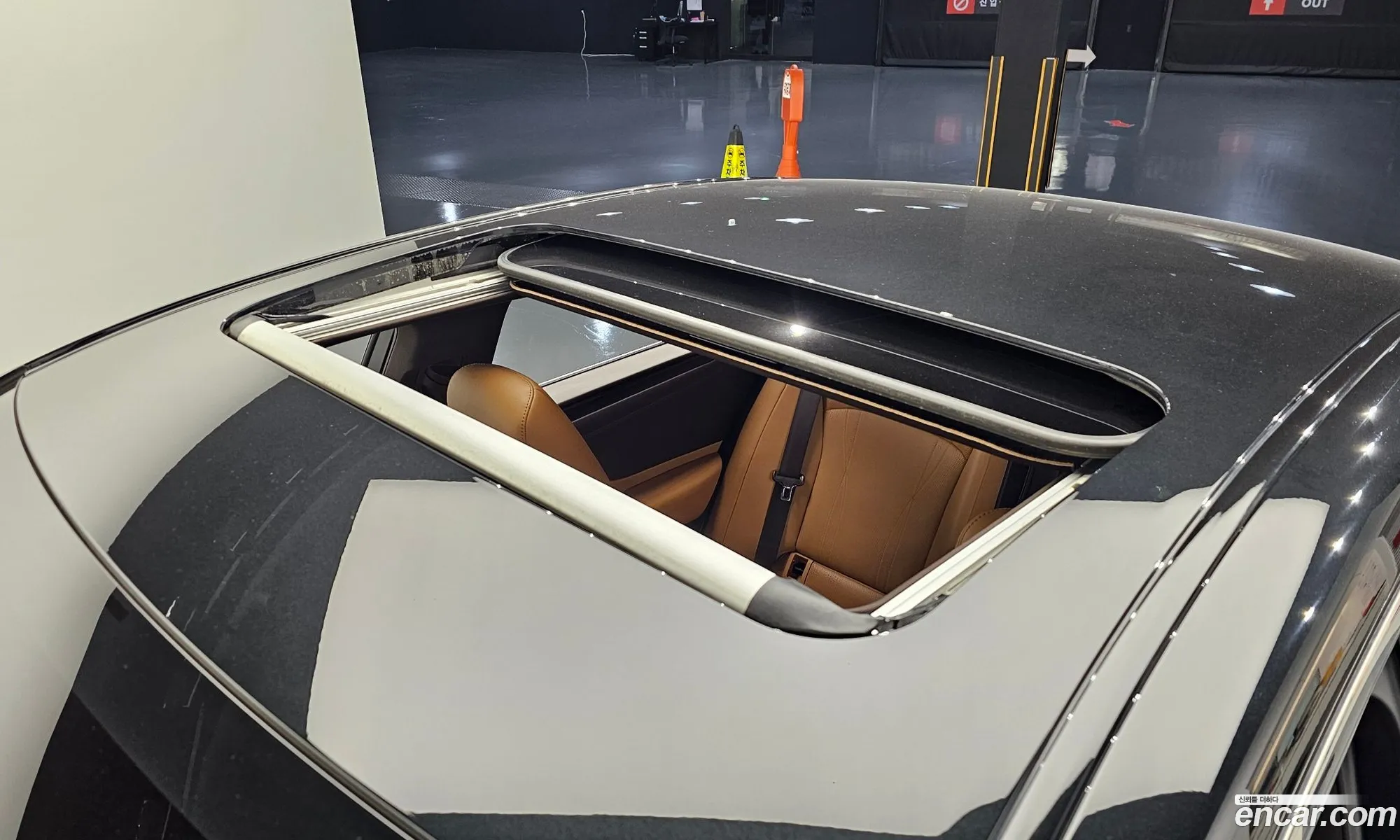 Lexus ES300h 7th Gen 2020 — 4