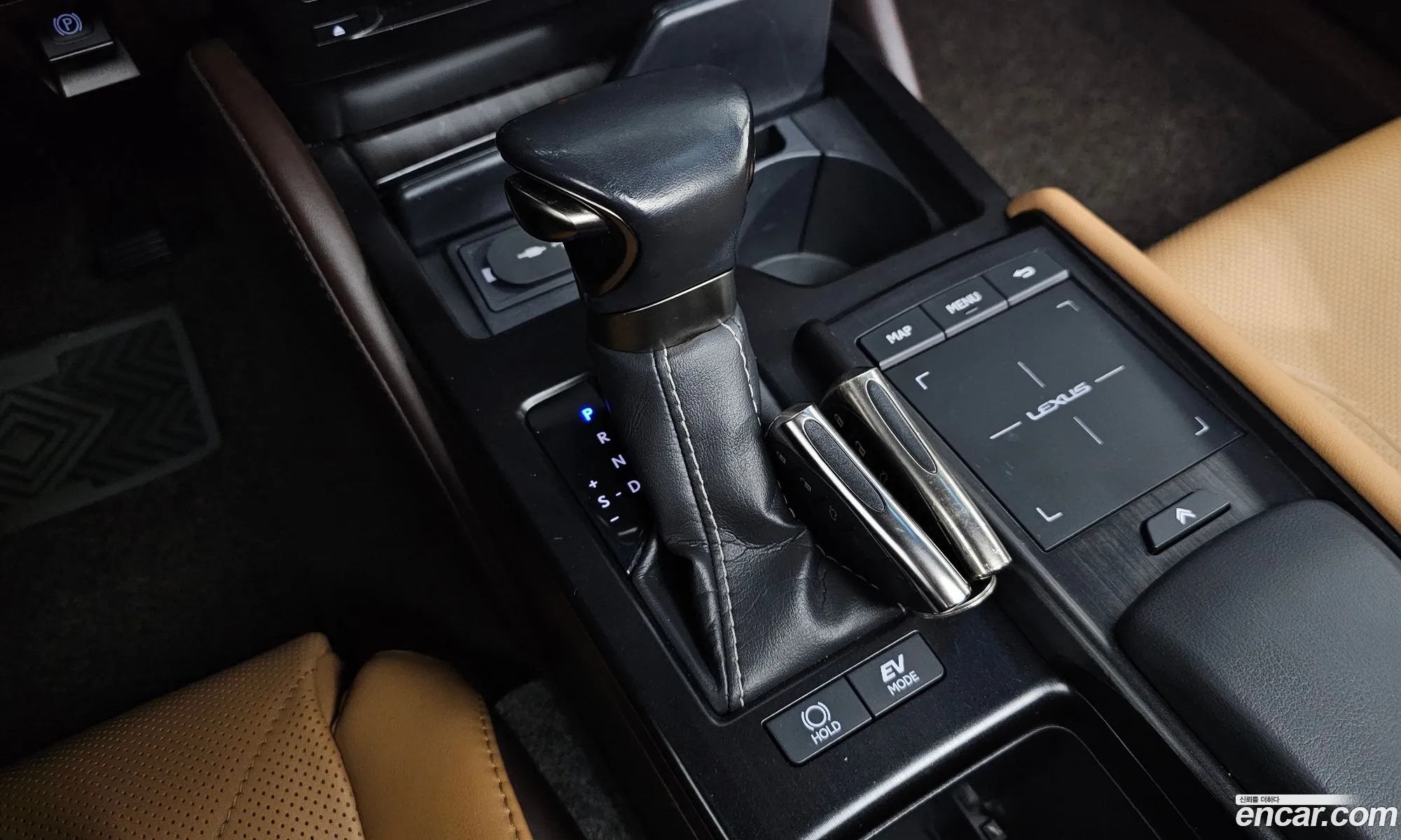 Lexus ES300h 7th Gen 2020 — 11