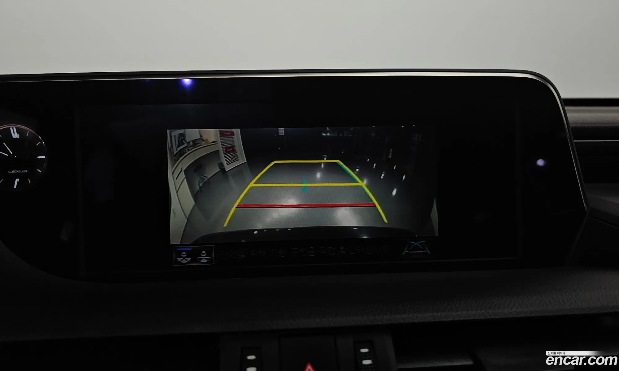 Lexus ES300h 7th Gen 2020 — 14