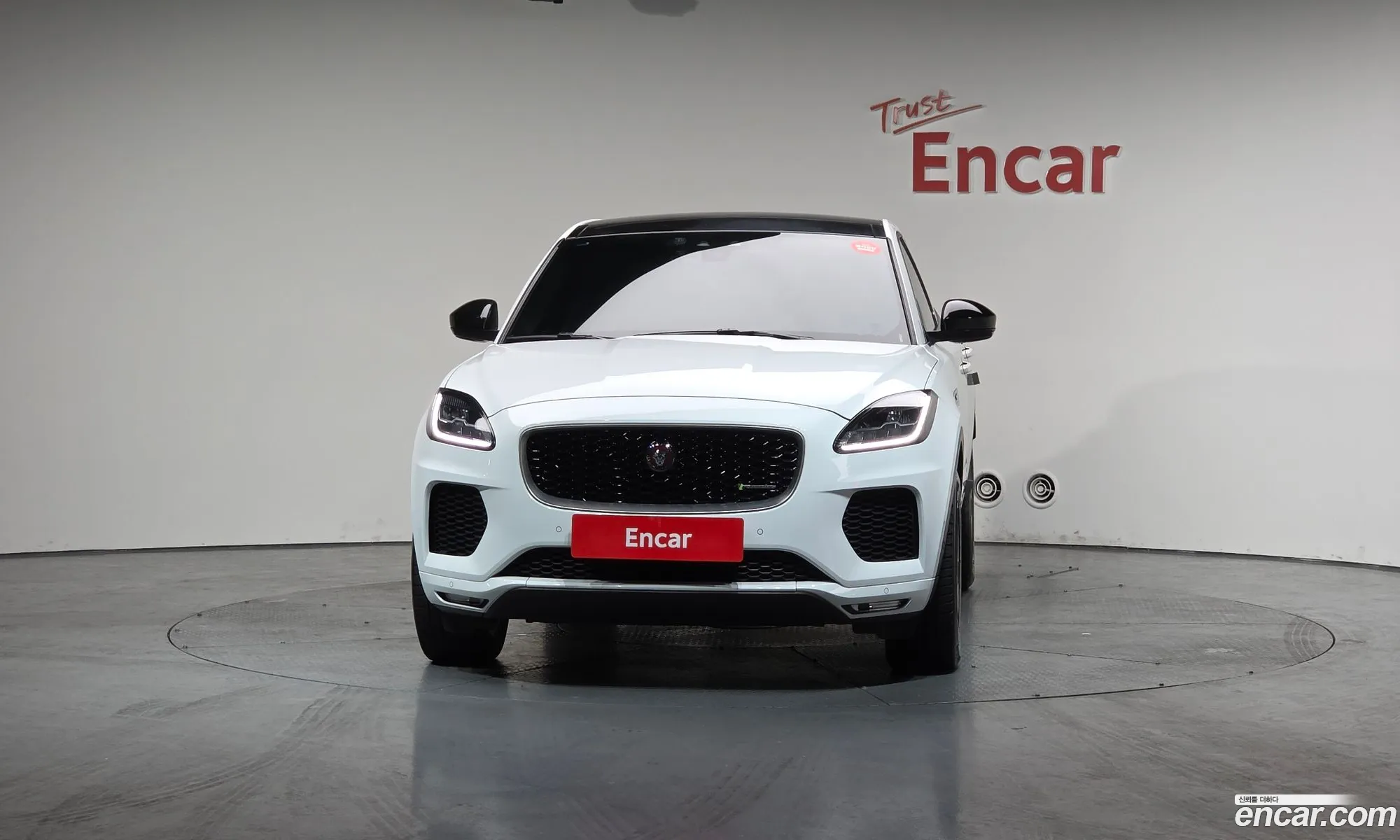 Jaguar E-Pace 2018 SADFA2BX8J1Z31097 — 9