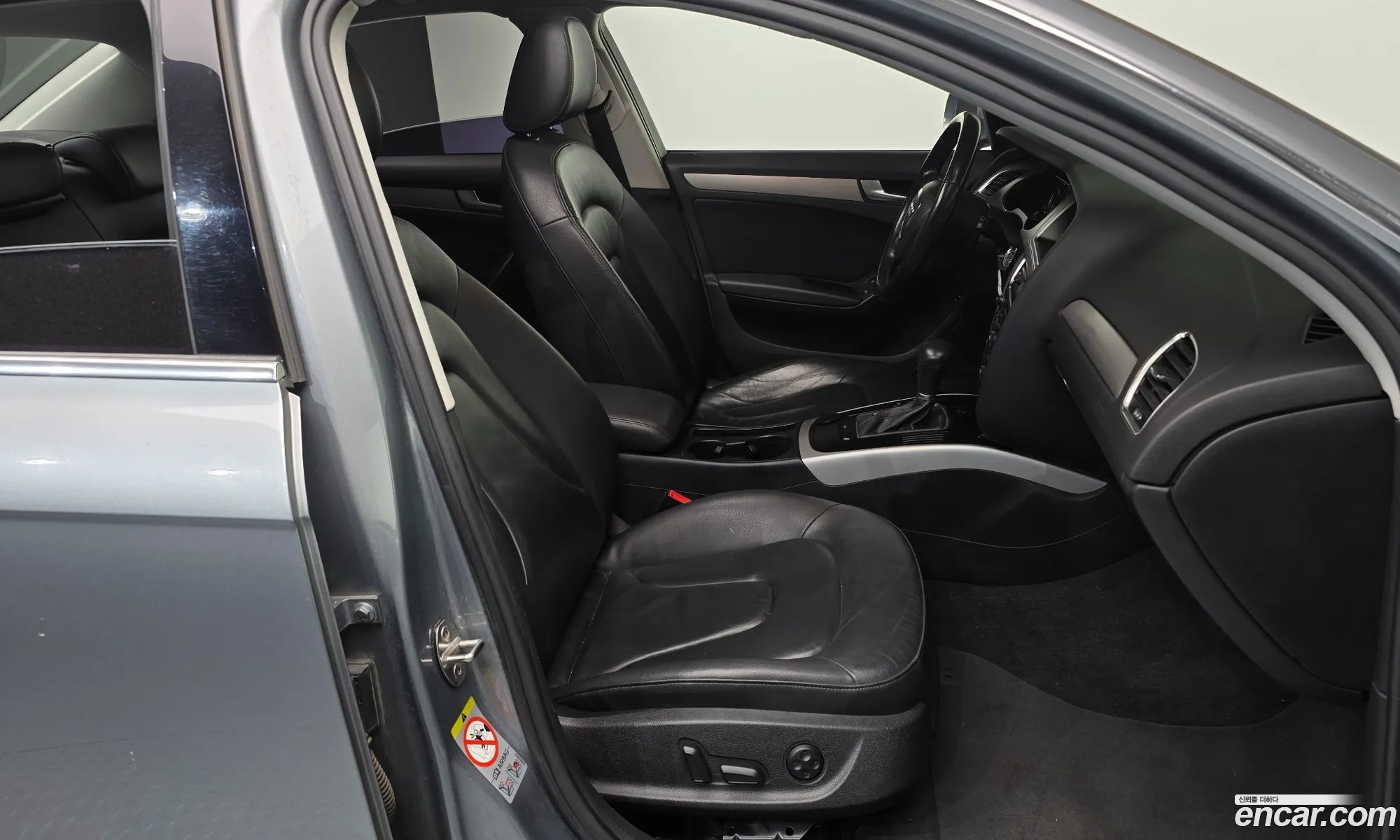 Audi A4 2011 WAUZZZ8KXBN023294 — 3