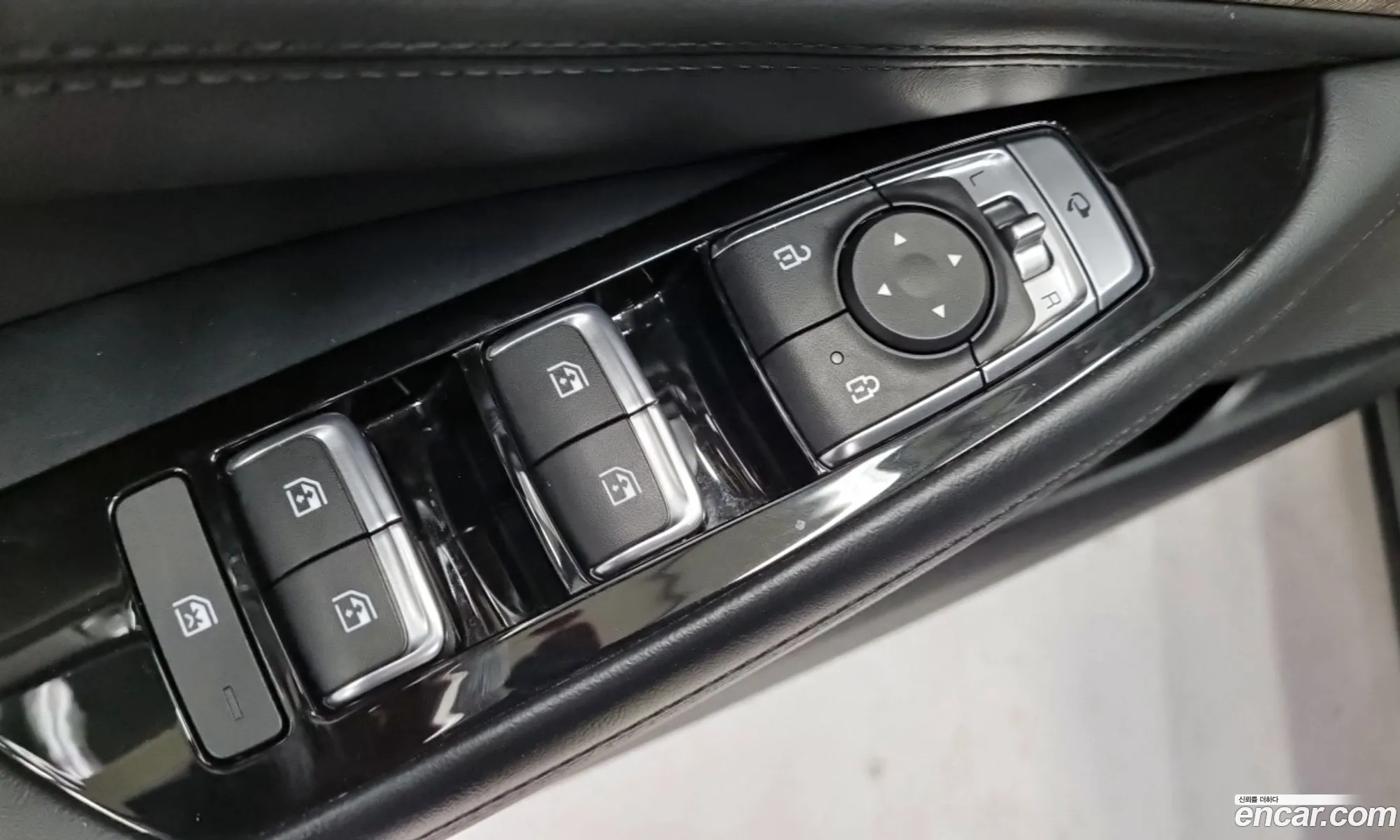Kia K8 Hybrid 2022 — 8