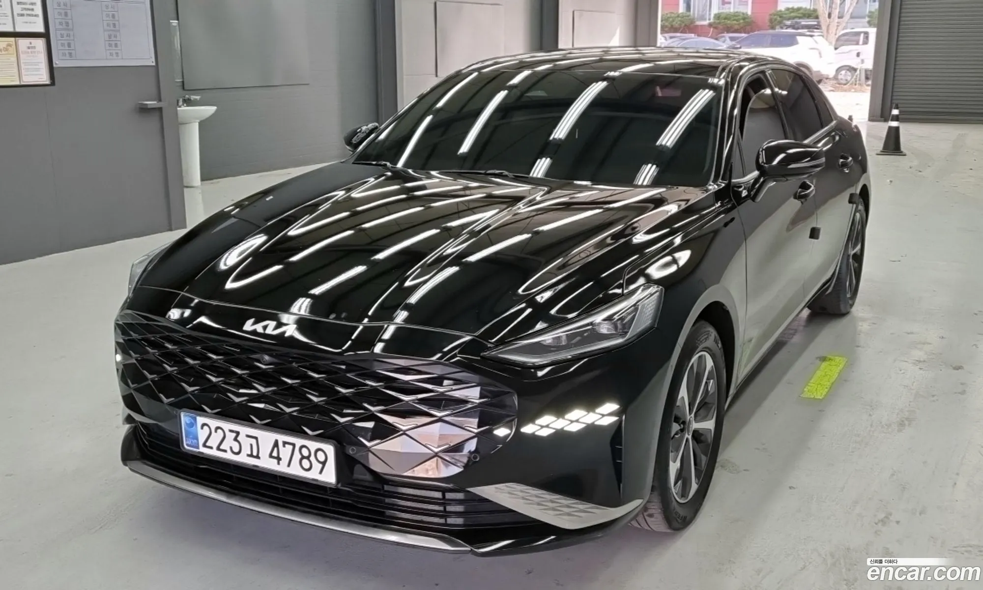 Kia K8 Hybrid 2022 — 14