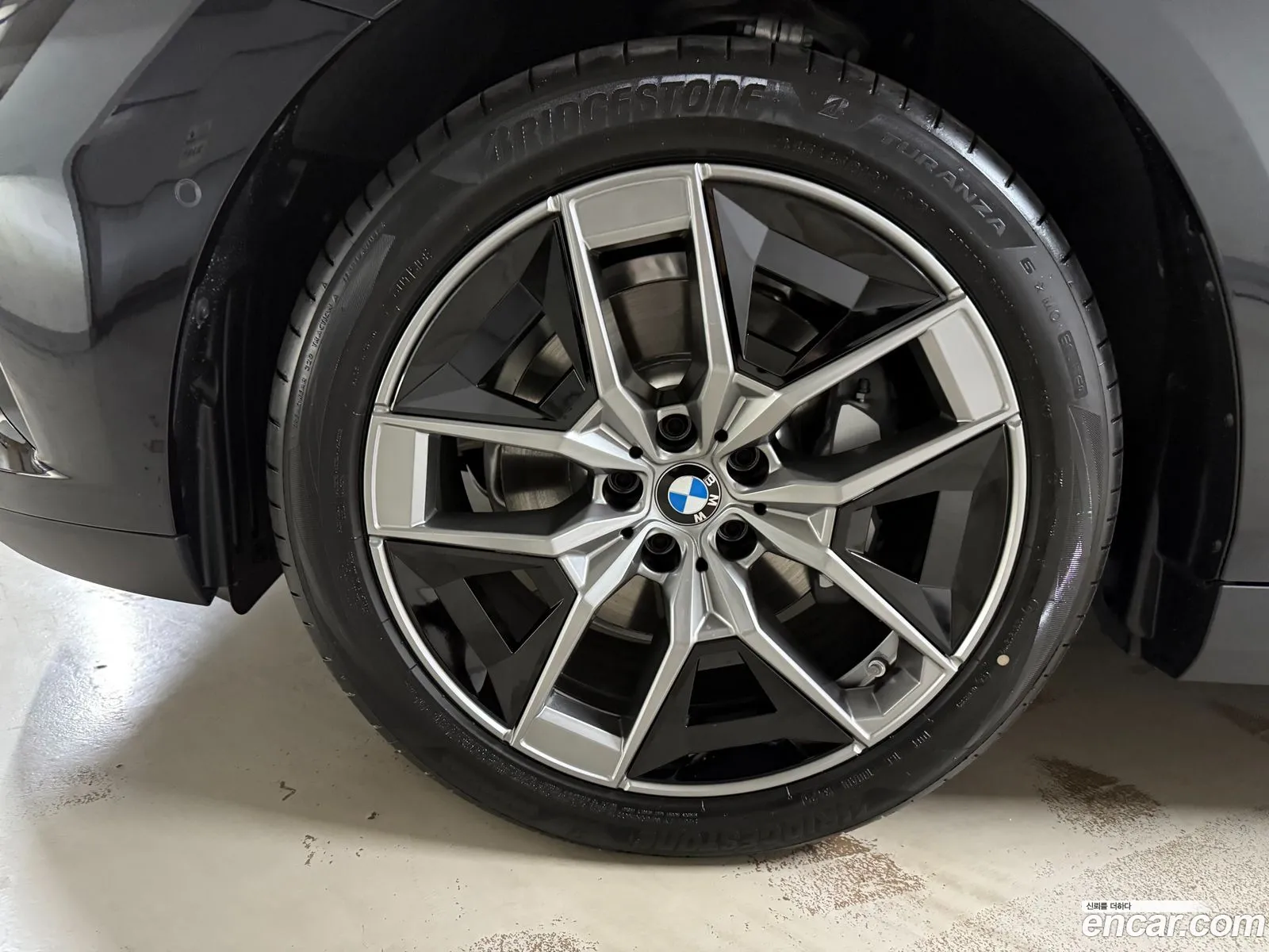 BMW 5 Series 2025 — 13
