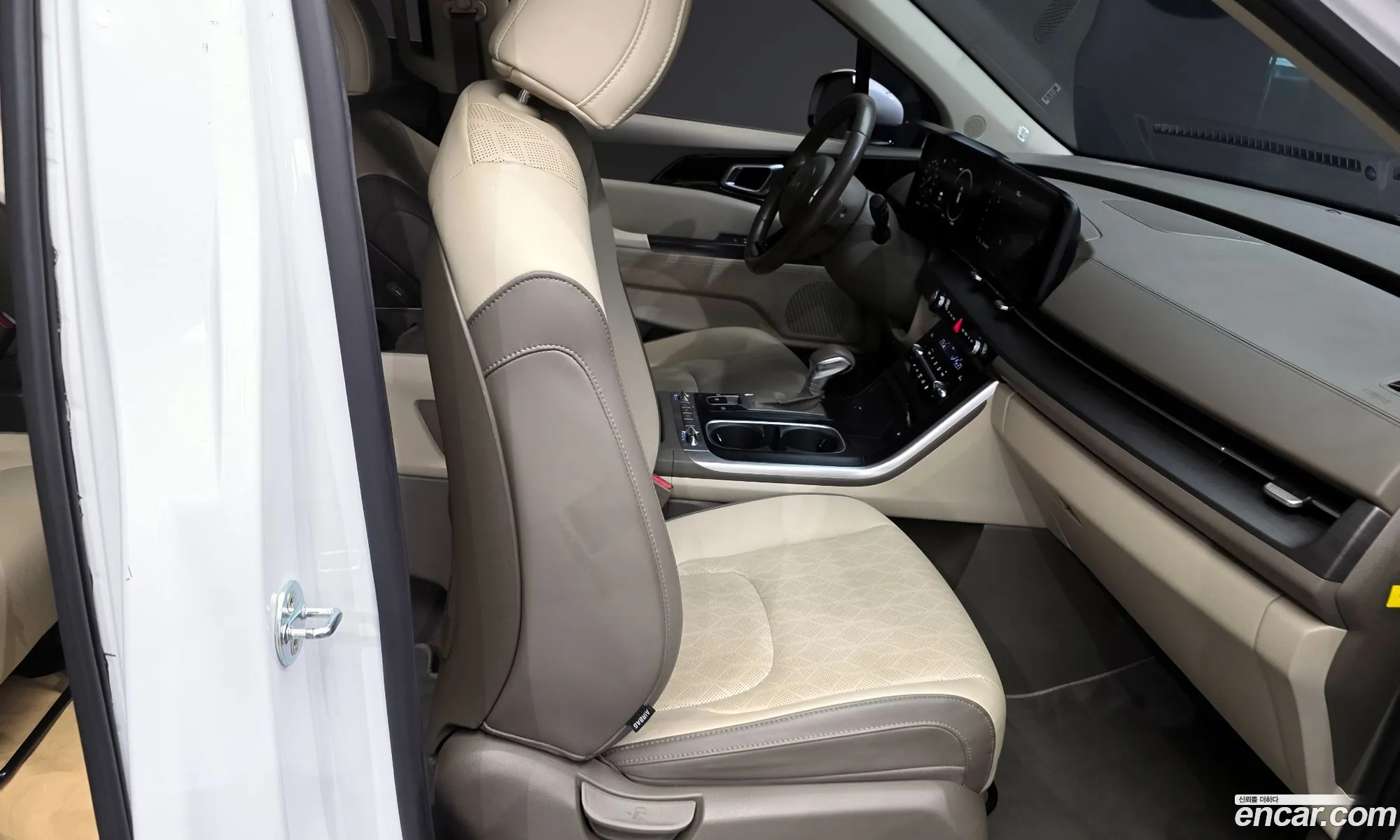 Kia Carnival 2021 KNANB81BBNS157352 — 8