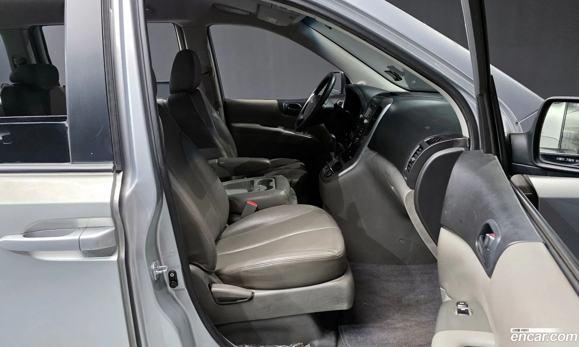 Kia Carnival R 2010 — 5