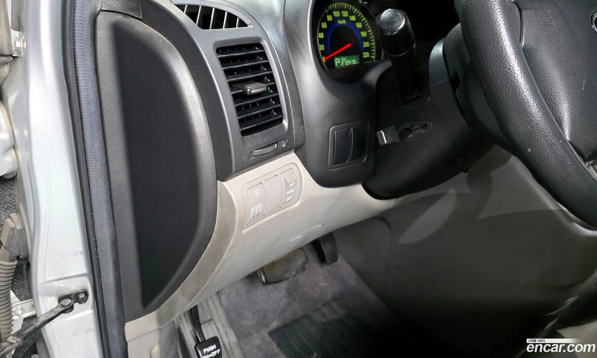 Kia Carnival R 2010 — 13
