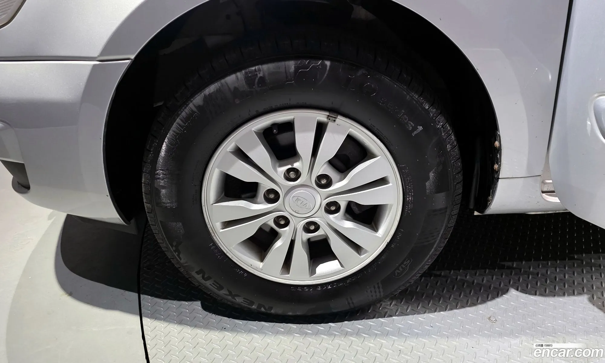Kia Carnival R 2010 — 20