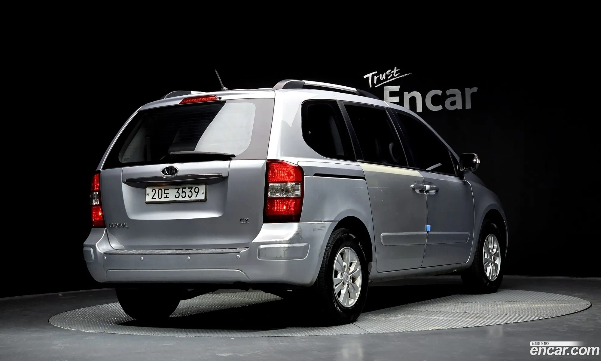 Kia Carnival R 2010 — 10