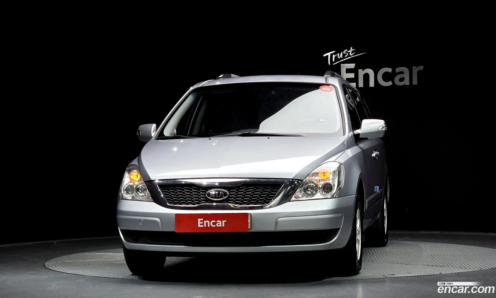 Kia Carnival R 2010 — 12