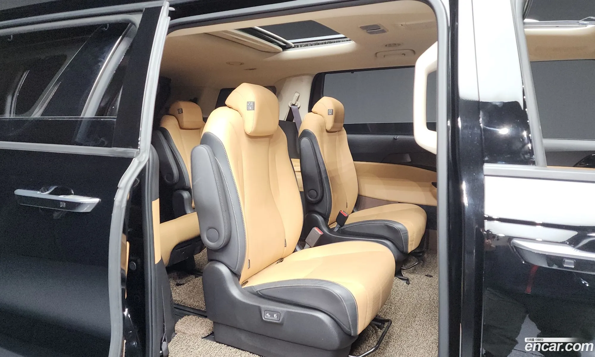 Kia Carnival 2022 — 17