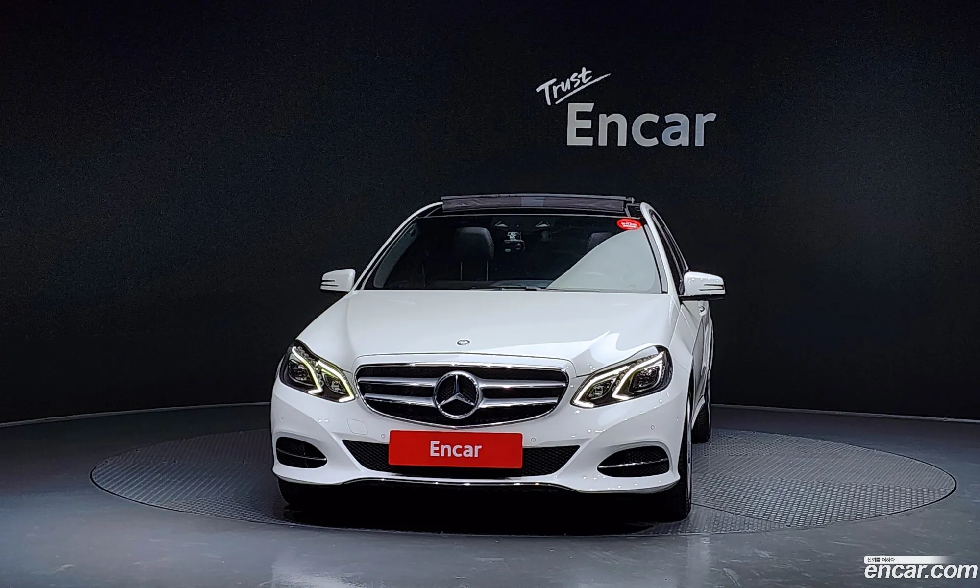 Mercedes-Benz E-Class W212 2014 WDDHF8CB0EB068264 — 14