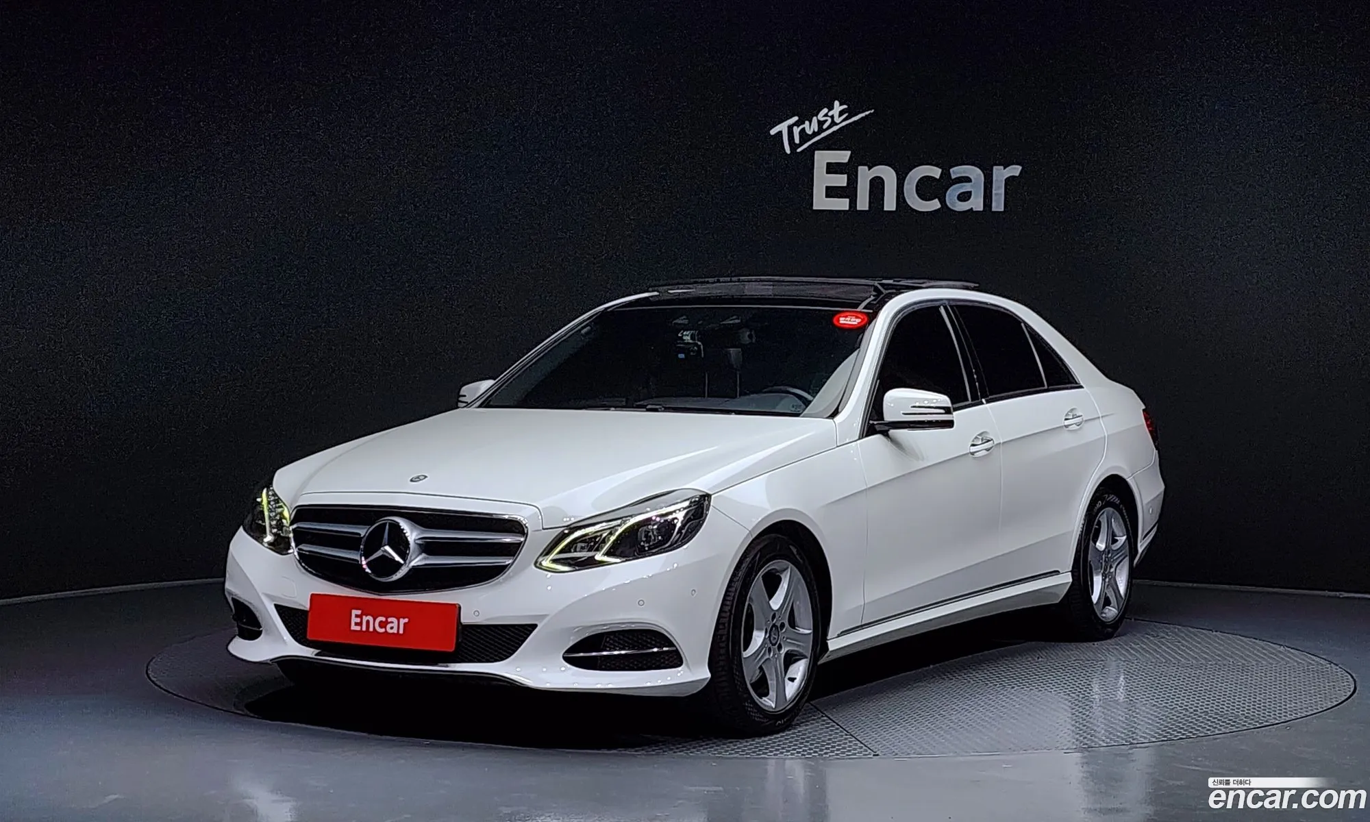 Mercedes-Benz E-Class W212 2014 WDDHF8CB0EB068264 — 11