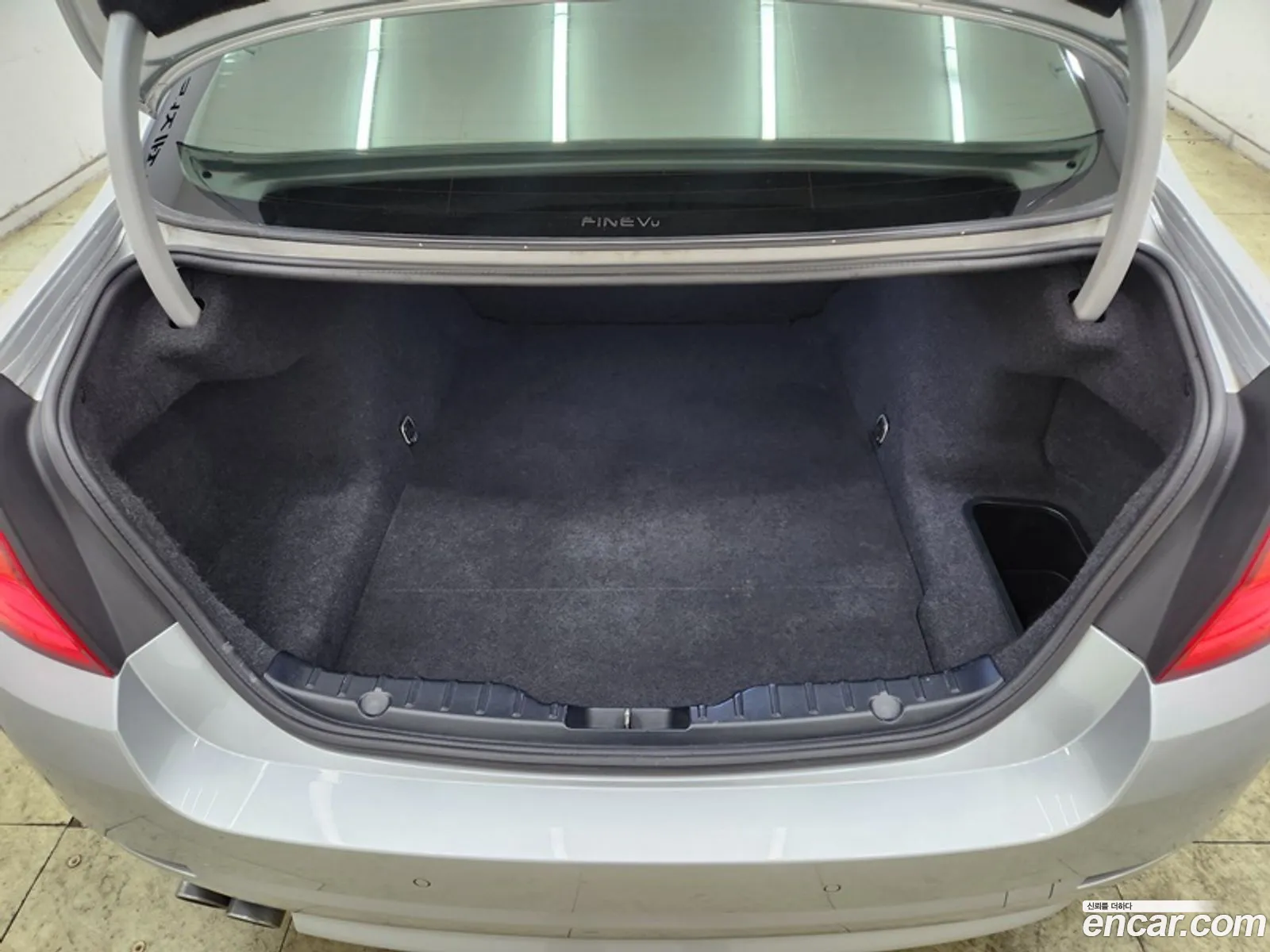 BMW 5 Series 2012 — 17