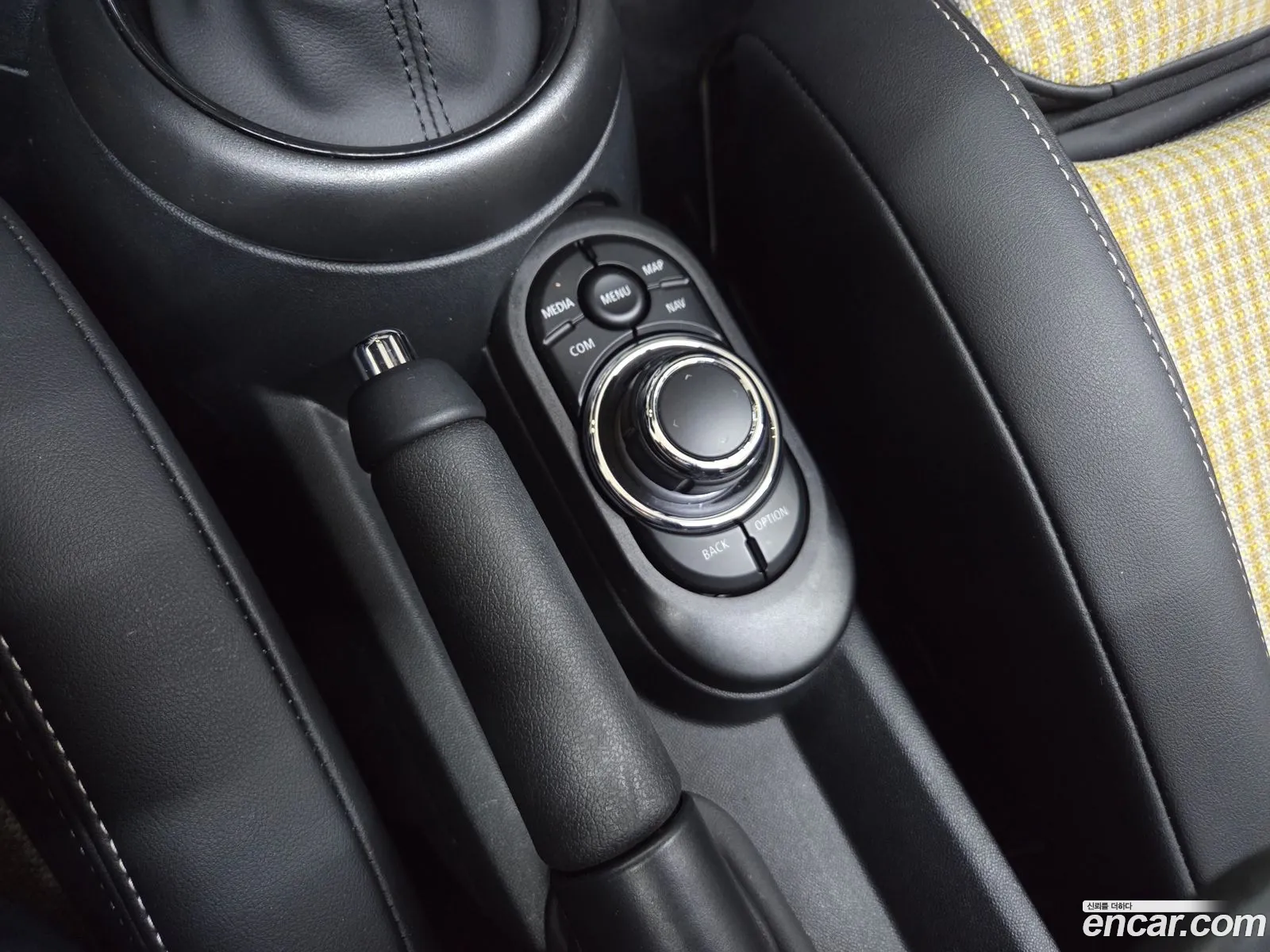Mini Cooper S Convertible 2023 — 13