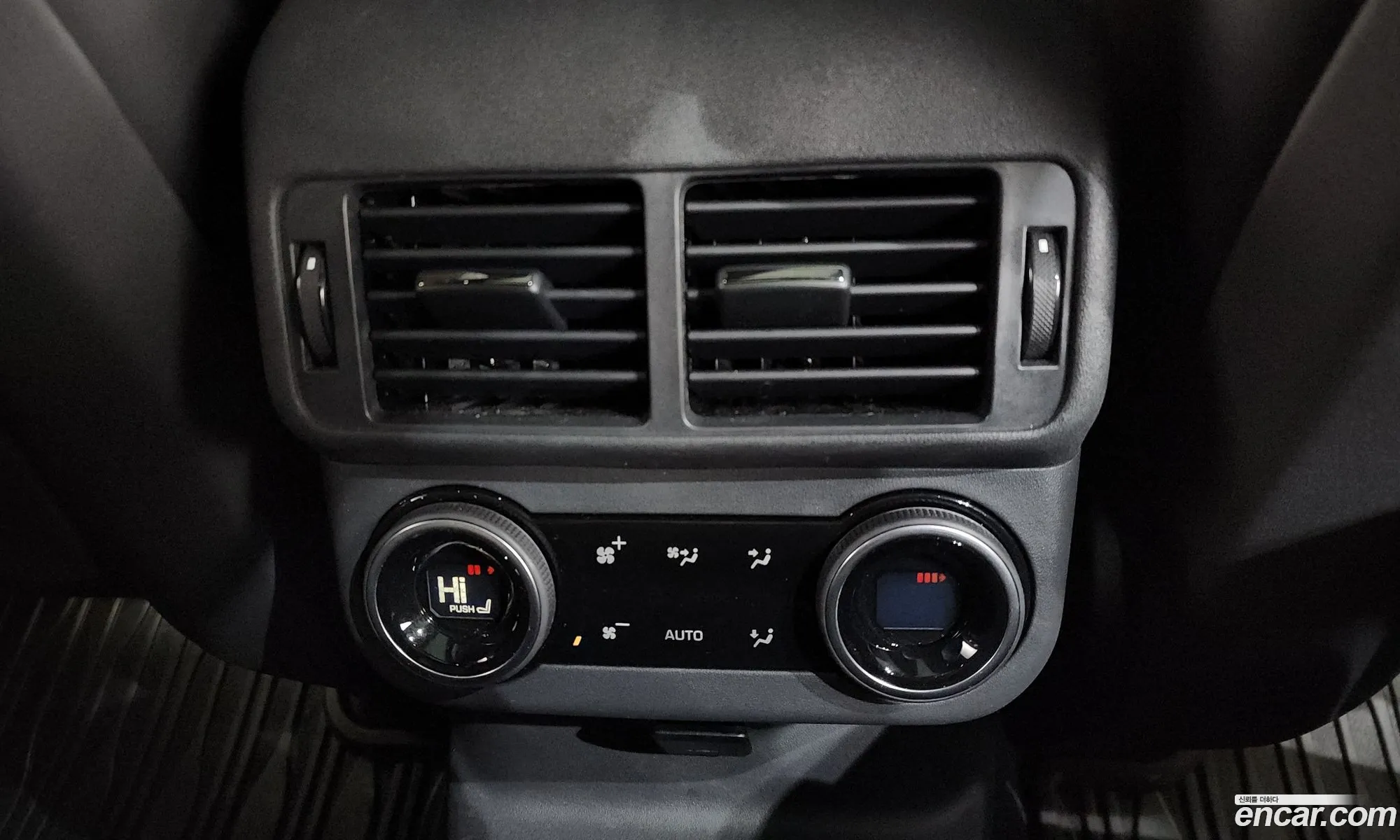 Land Rover Range Rover Velar 2024 SALYA2BU7SA396736 — 13