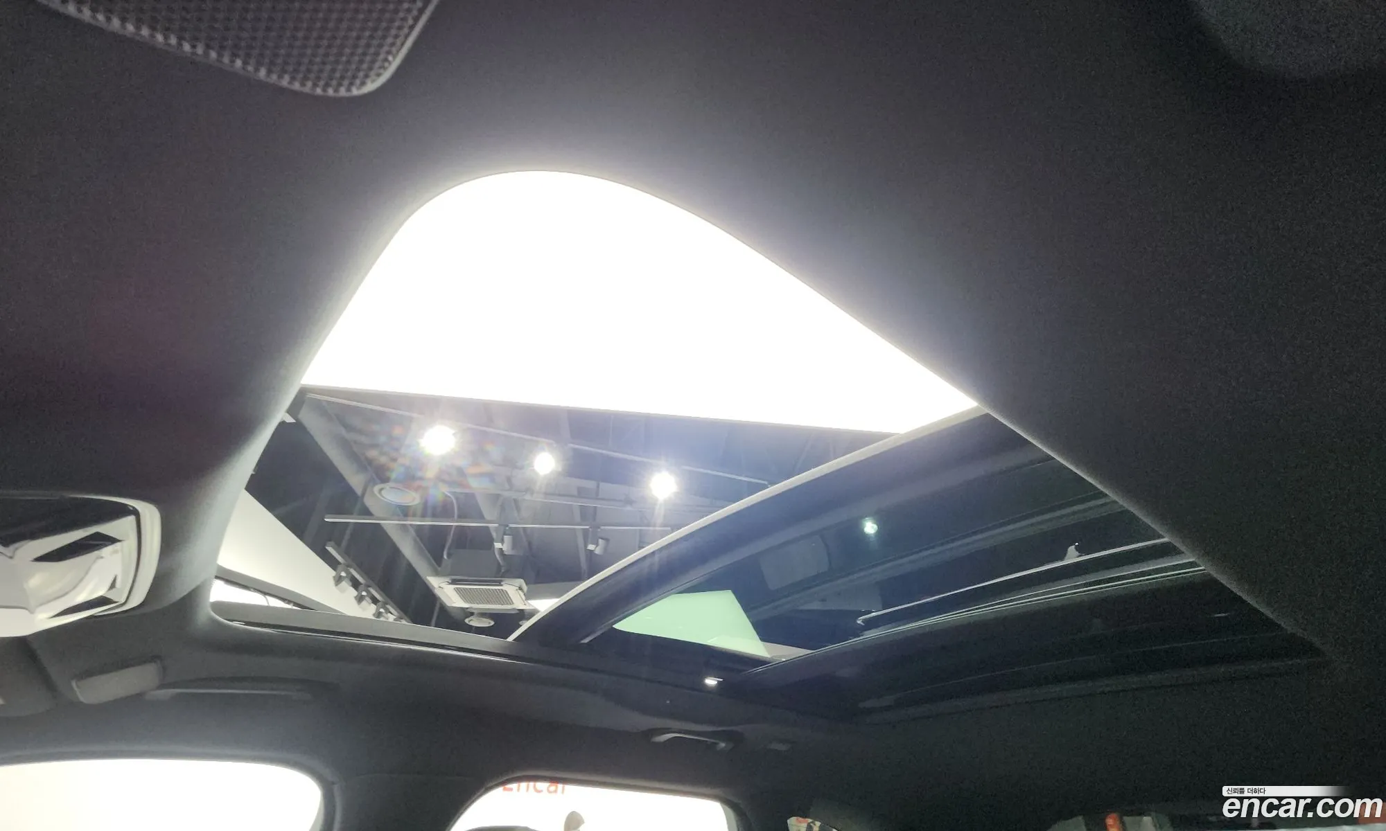 Land Rover Range Rover Velar 2024 SALYA2BU7SA396736 — 2