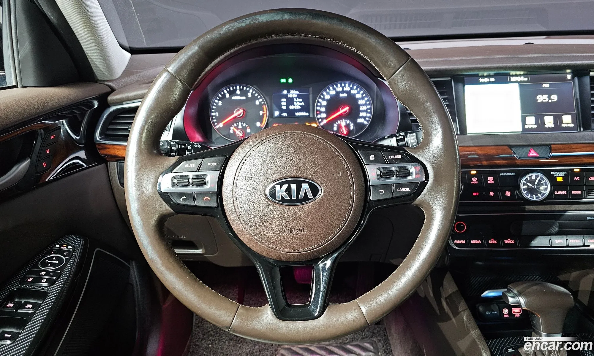 Kia K7 2016 — 18