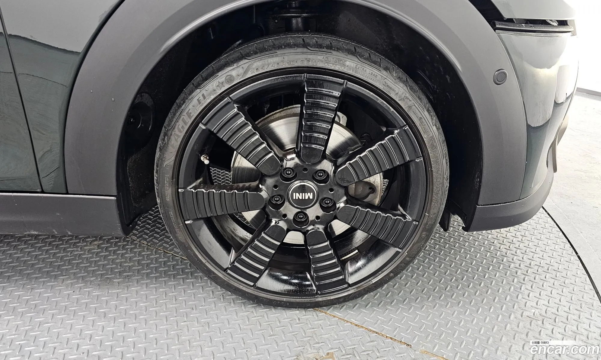 Mini Cooper S 2022 WMW61DK03P2S94565 — 17