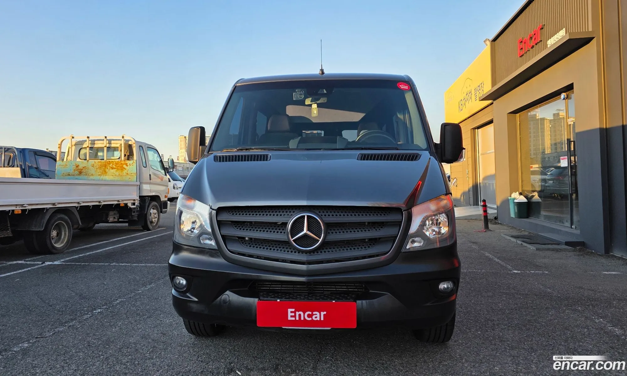 Mercedes-Benz Sprinter 2017 WDB906733HP399007 — 19