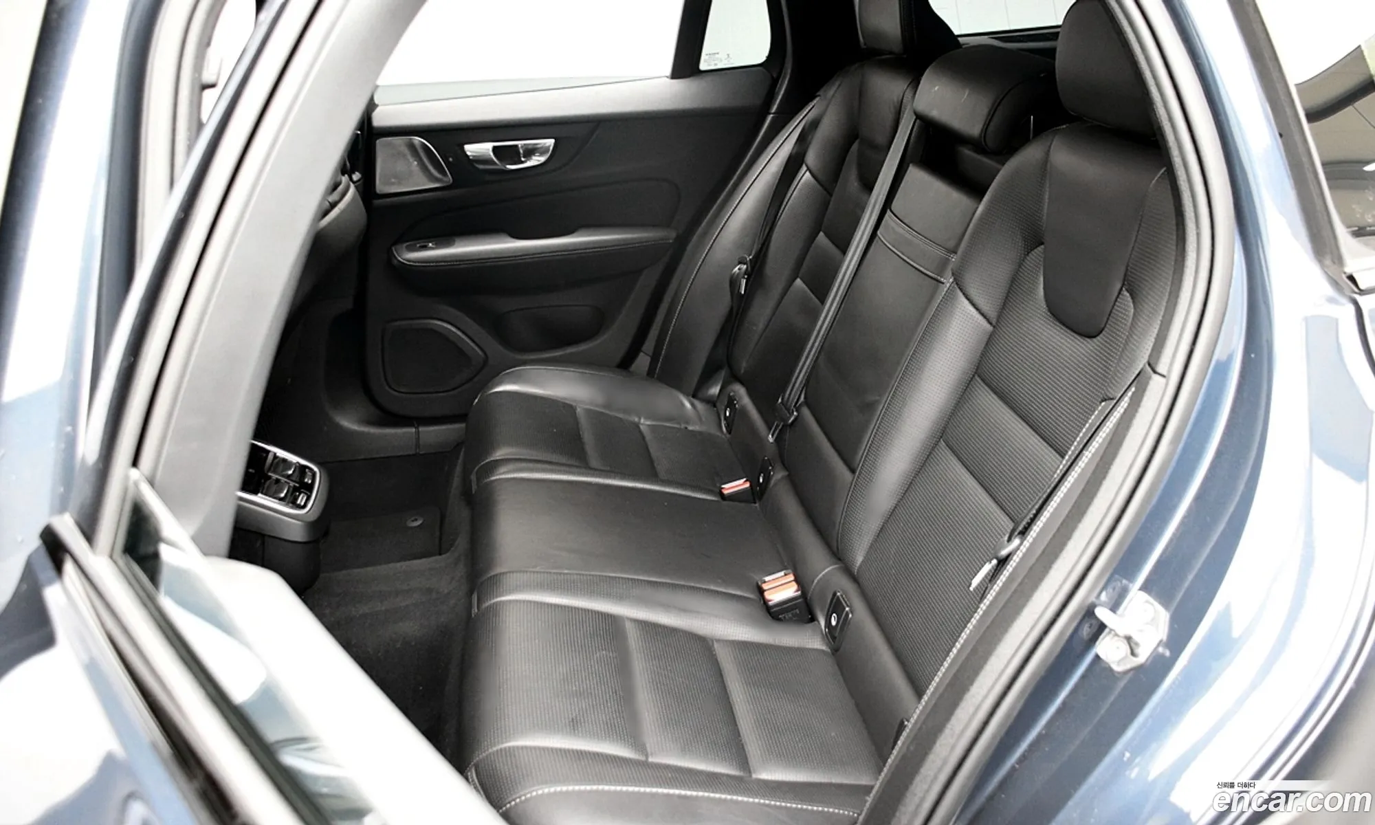 Volvo V60 Cross Country 2020 — 19