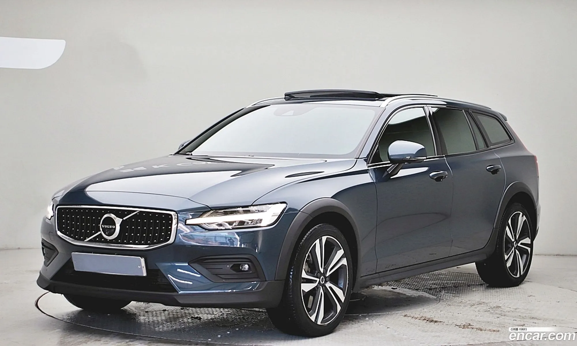 Volvo V60 Cross Country 2020 — 10