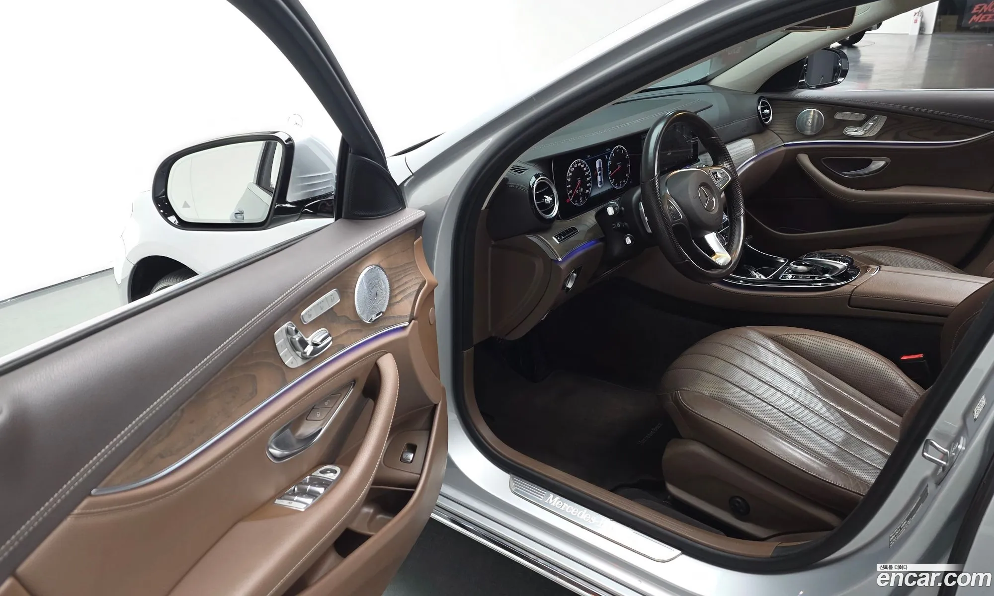 Mercedes-Benz E-Class W213 2018 WDDZF4JB5JA410808 — 19