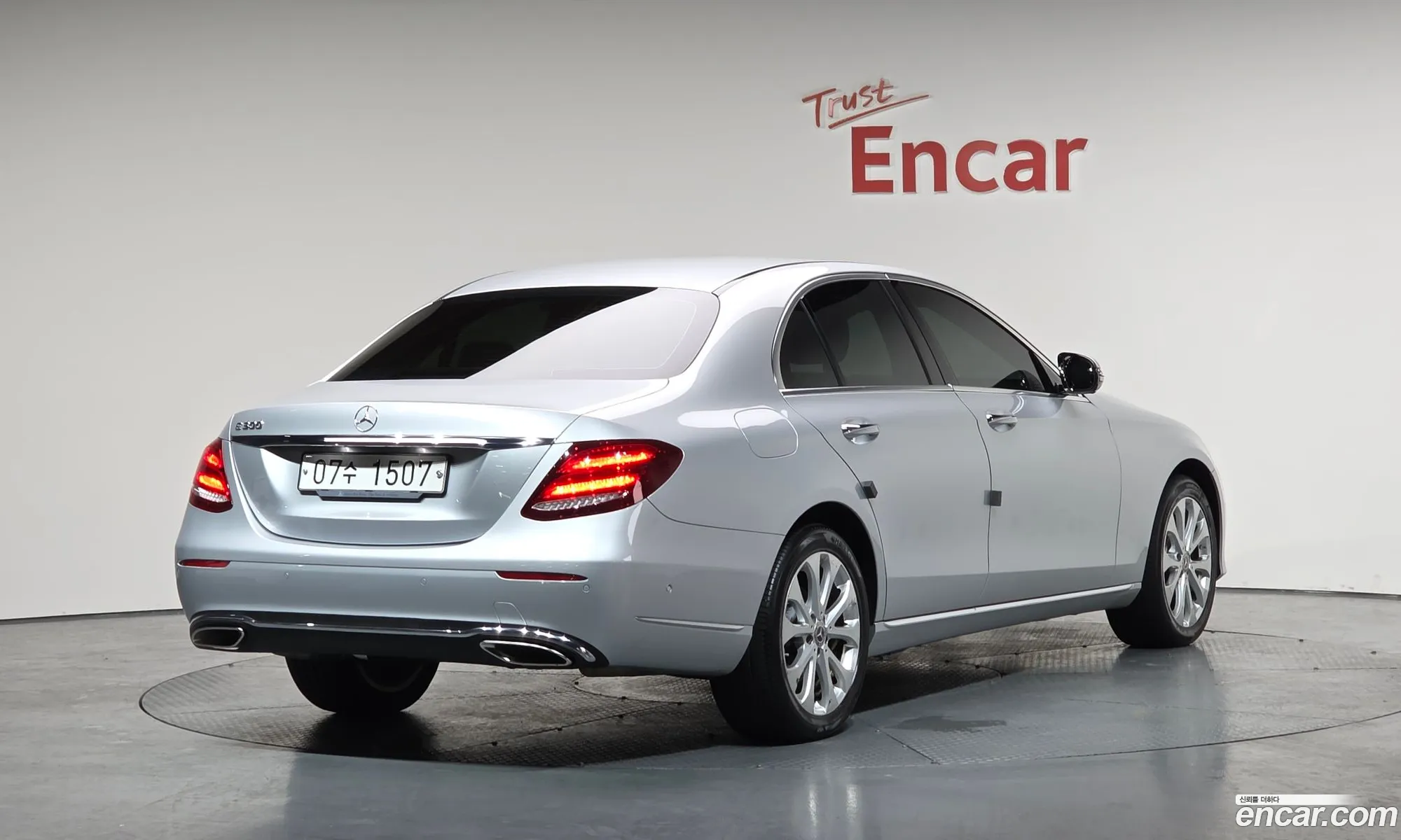 Mercedes-Benz E-Class W213 2018 WDDZF4JB5JA410808 — 12