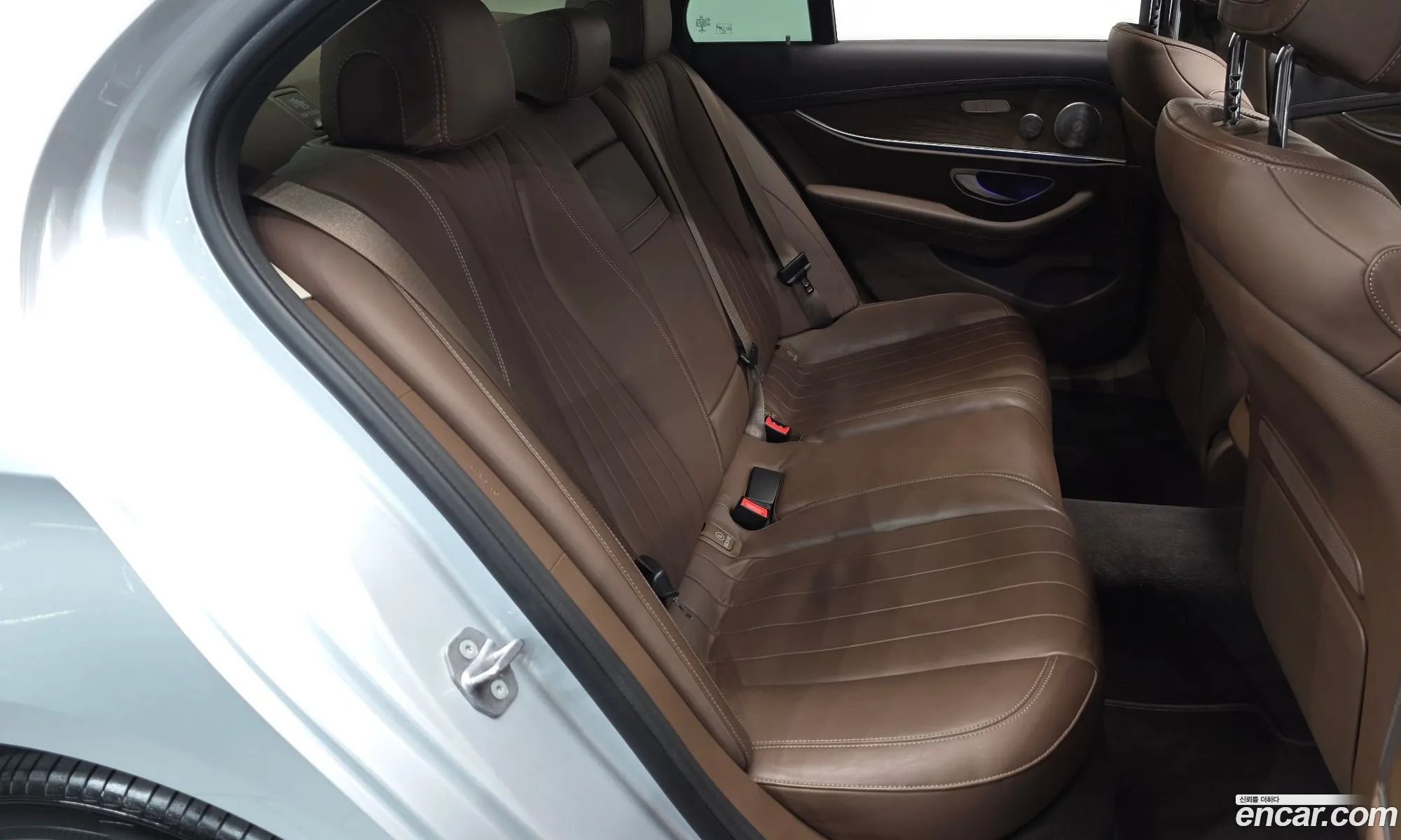 Mercedes-Benz E-Class W213 2018 WDDZF4JB5JA410808 — 3
