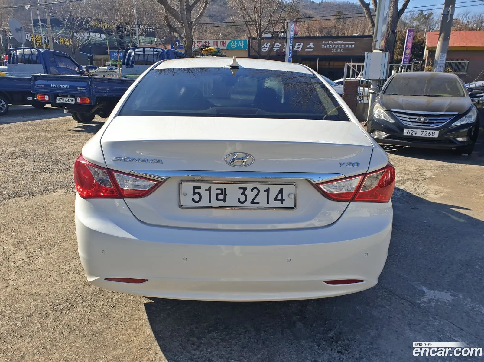 Hyundai YF Sonata 2010 — 17