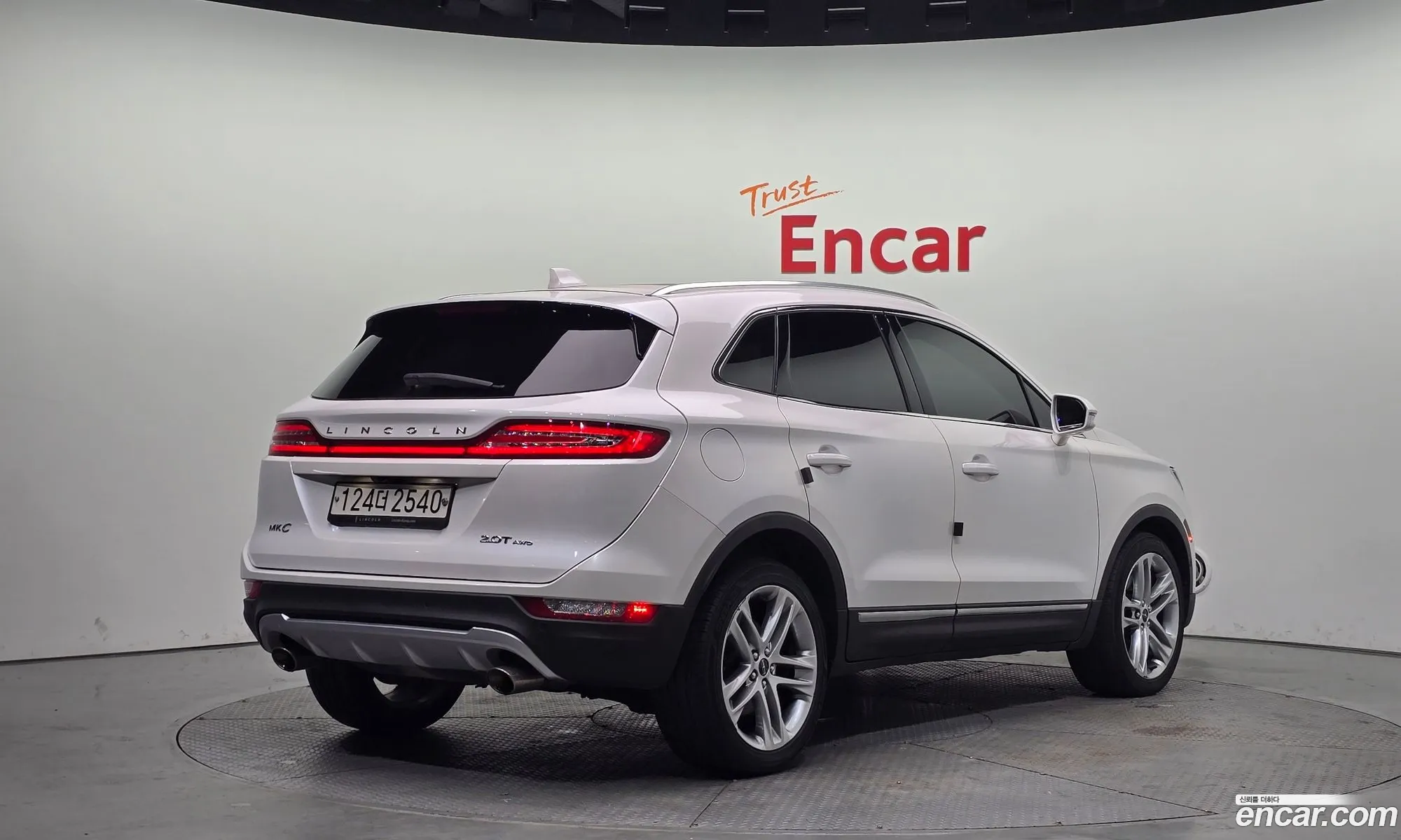 Lincoln MKC 2018 5LMCJ3D92JUL20184 — 7