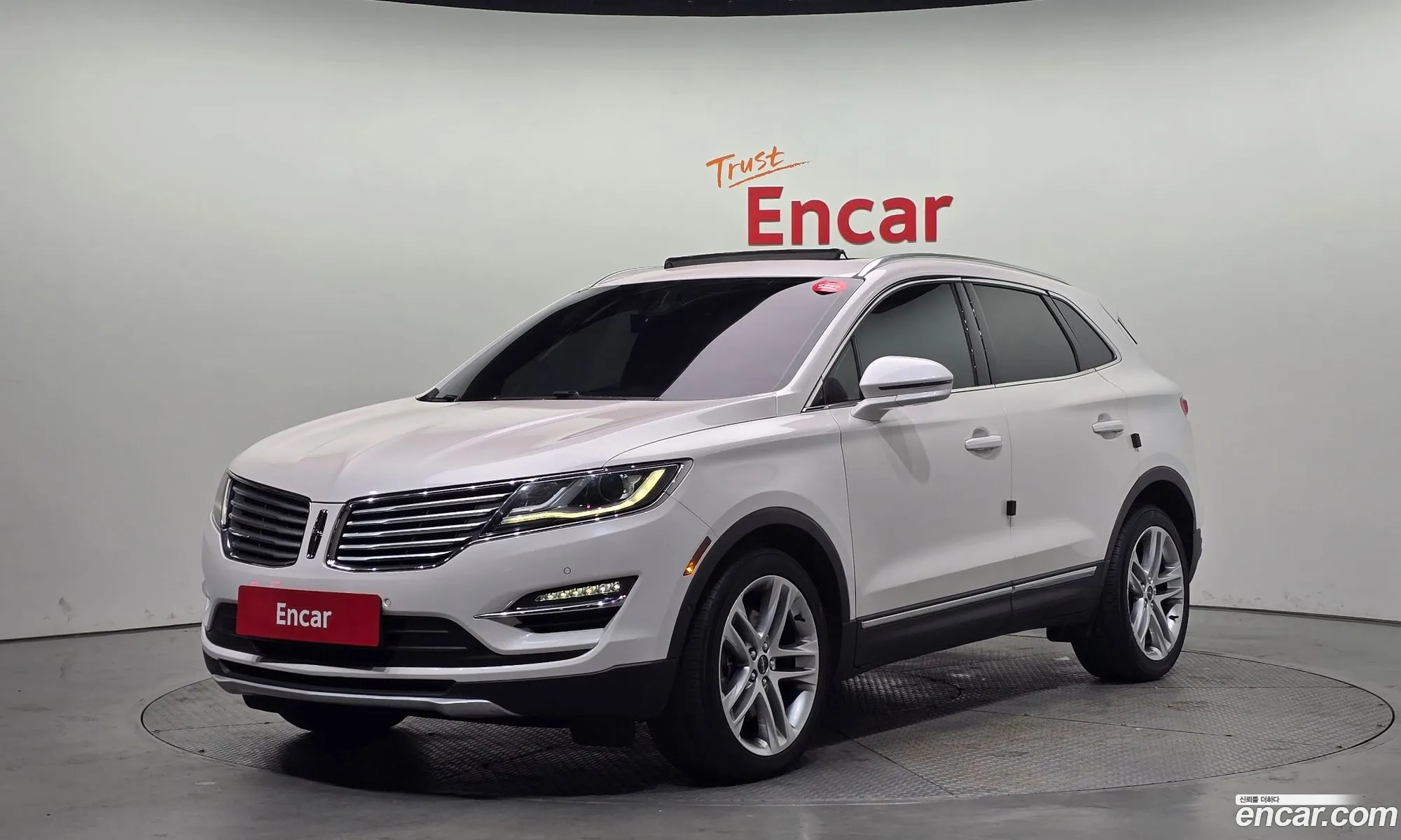 Lincoln MKC 2018 5LMCJ3D92JUL20184 — 12