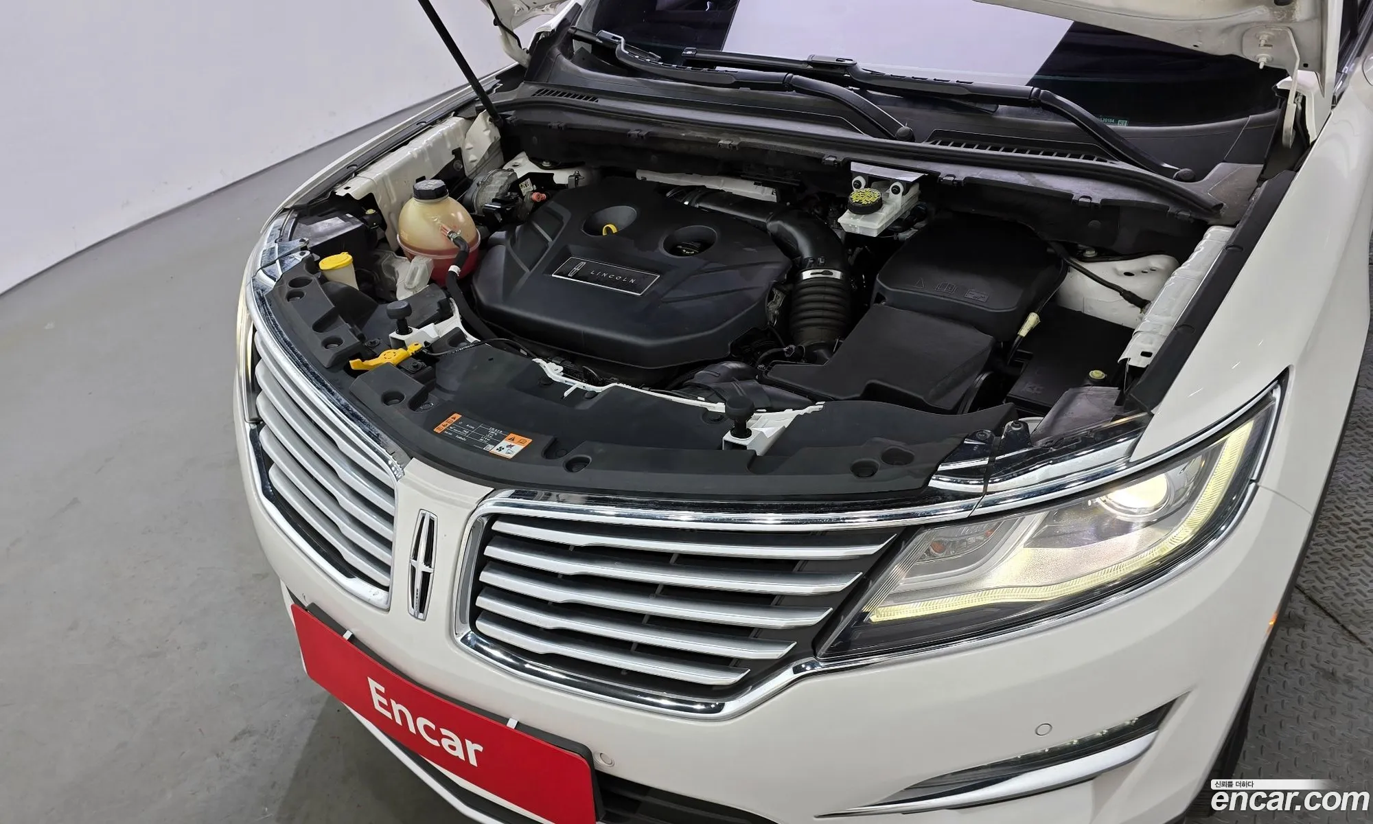 Lincoln MKC 2018 5LMCJ3D92JUL20184 — 3