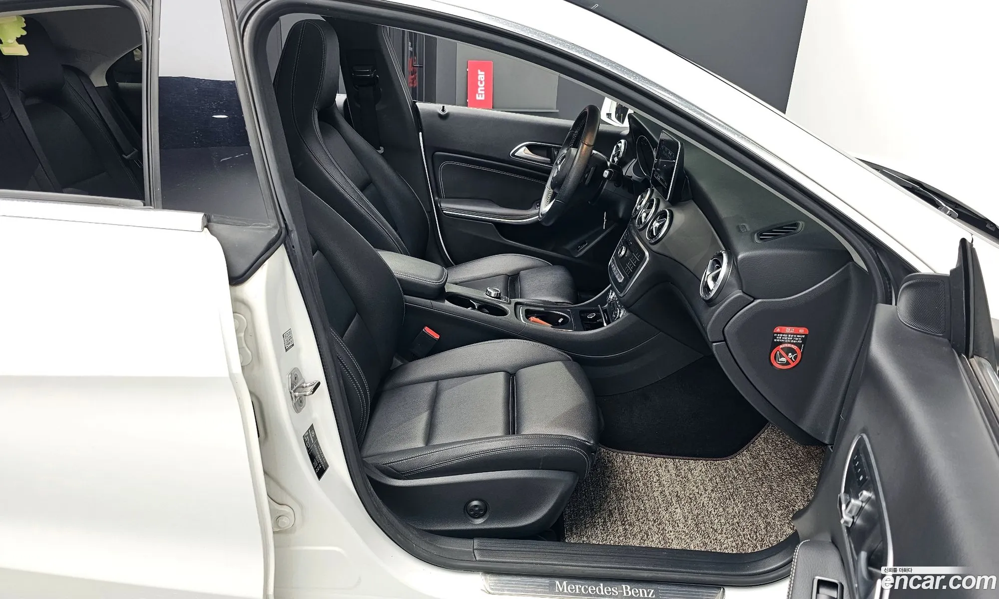 Mercedes-Benz CLA-Class C117 2018 — 12