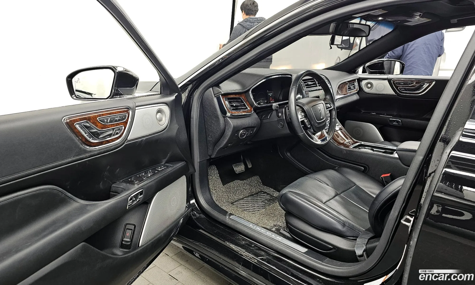 Lincoln Continental 10th Gen 2019 — 6