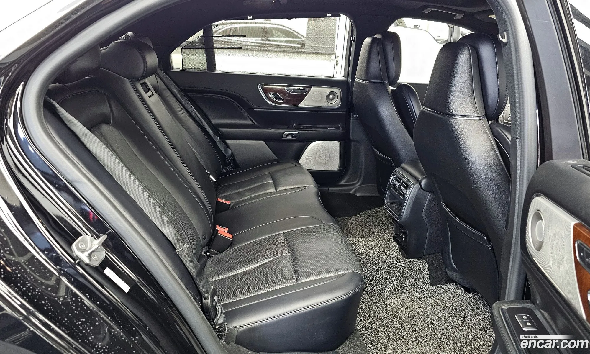 Lincoln Continental 10th Gen 2019 — 12