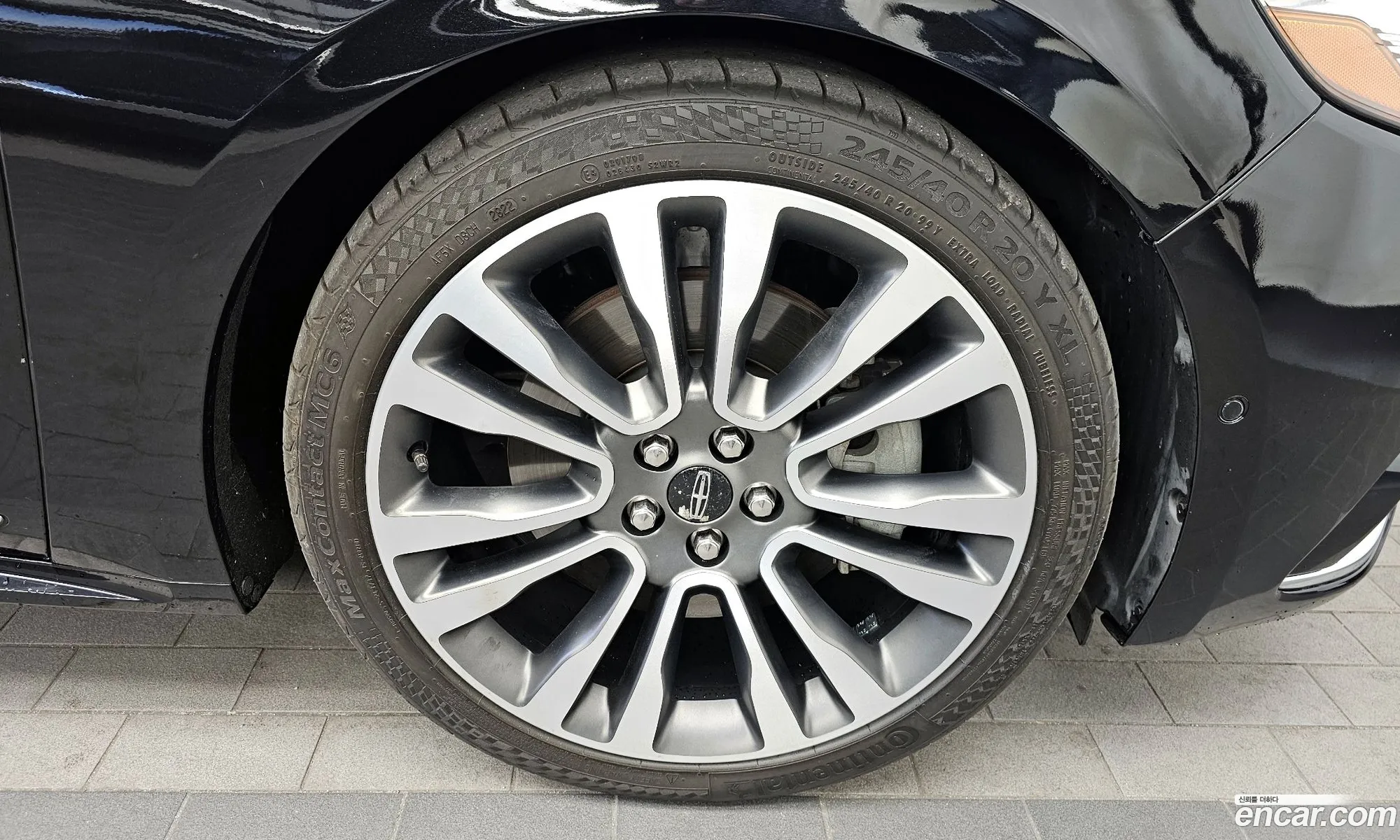 Lincoln Continental 10th Gen 2019 — 5