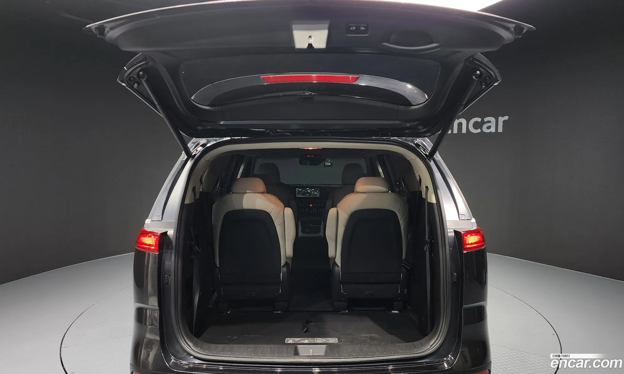 Kia Carnival 2020 — 10