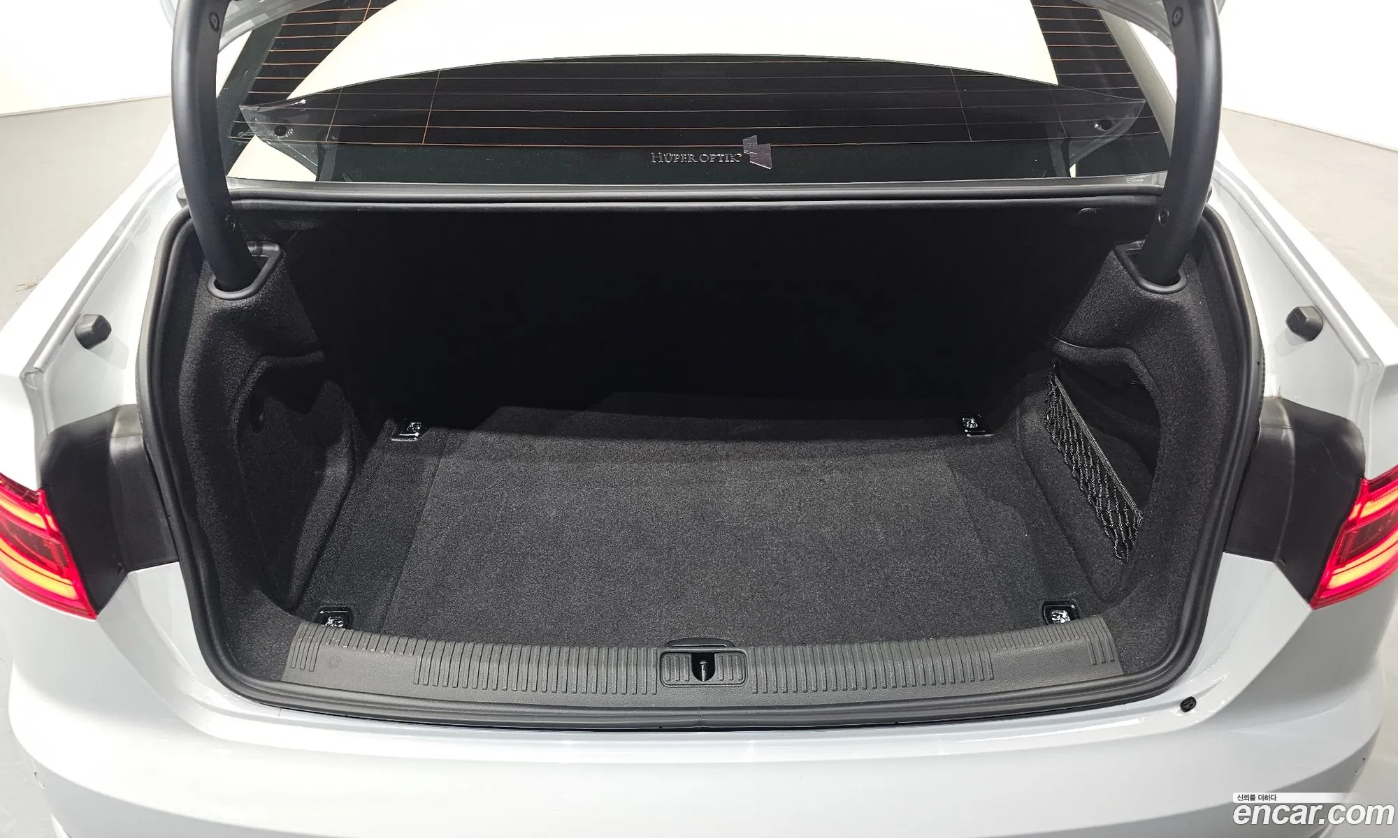 Audi A4 2019 WAUZZZF48KN022388 — 2