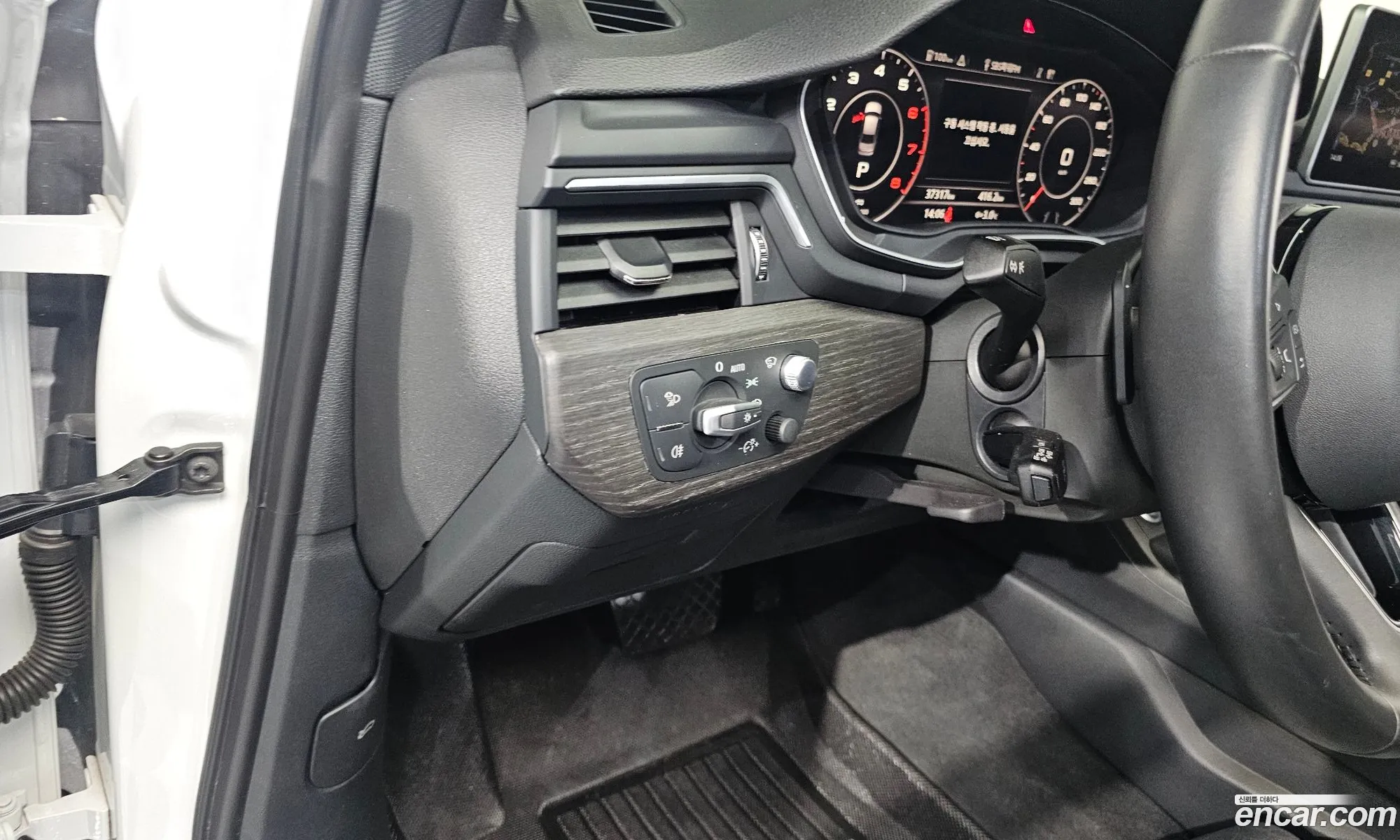 Audi A4 2019 WAUZZZF48KN022388 — 4