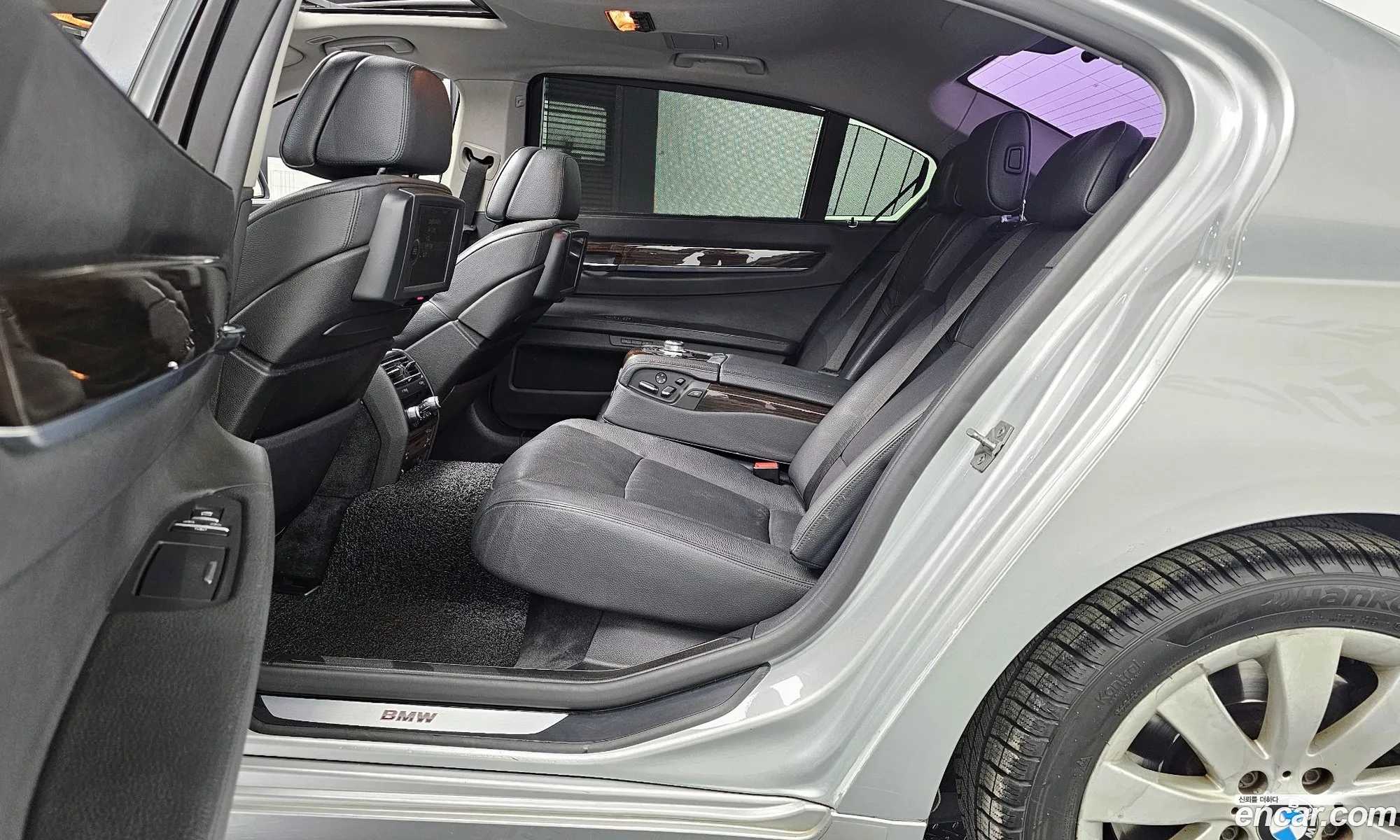 BMW 7 Series 2011 WBAKM4104BC635420 — 7