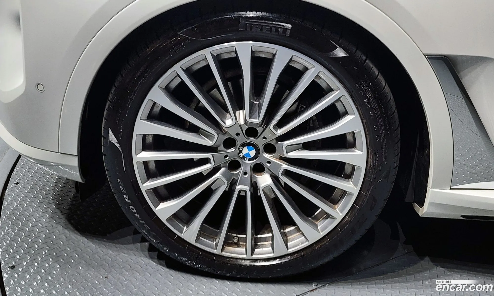 BMW X7 2023 WBA21EM01P9R36497 — 12