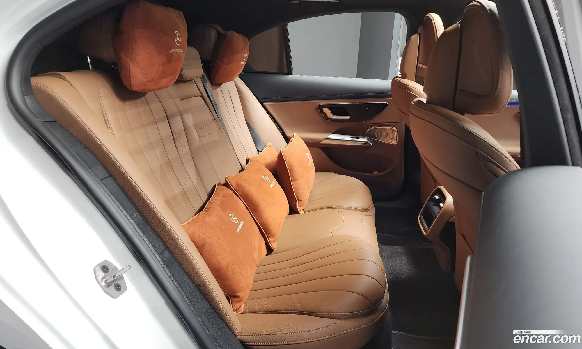 Mercedes-Benz E-Class W214 2024 — 19