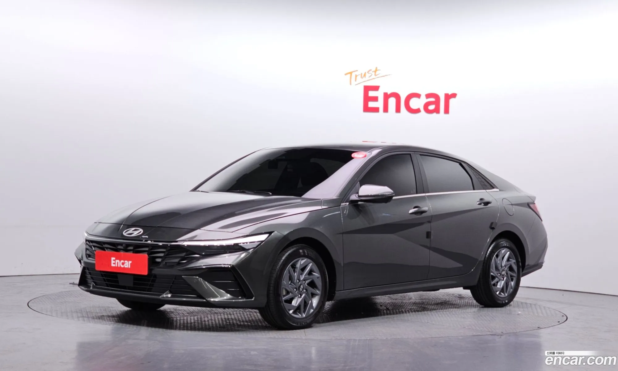 Hyundai Elantra 2024 — 3
