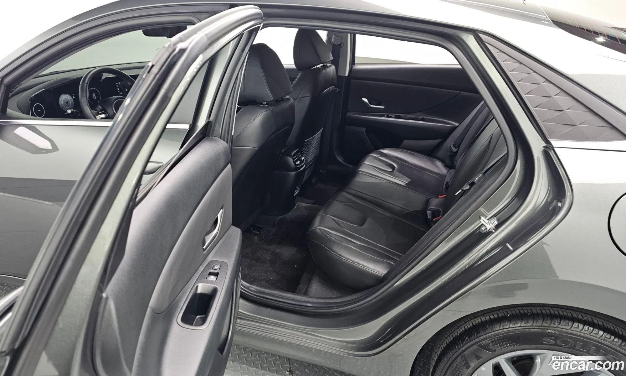 Hyundai Elantra 2024 — 13